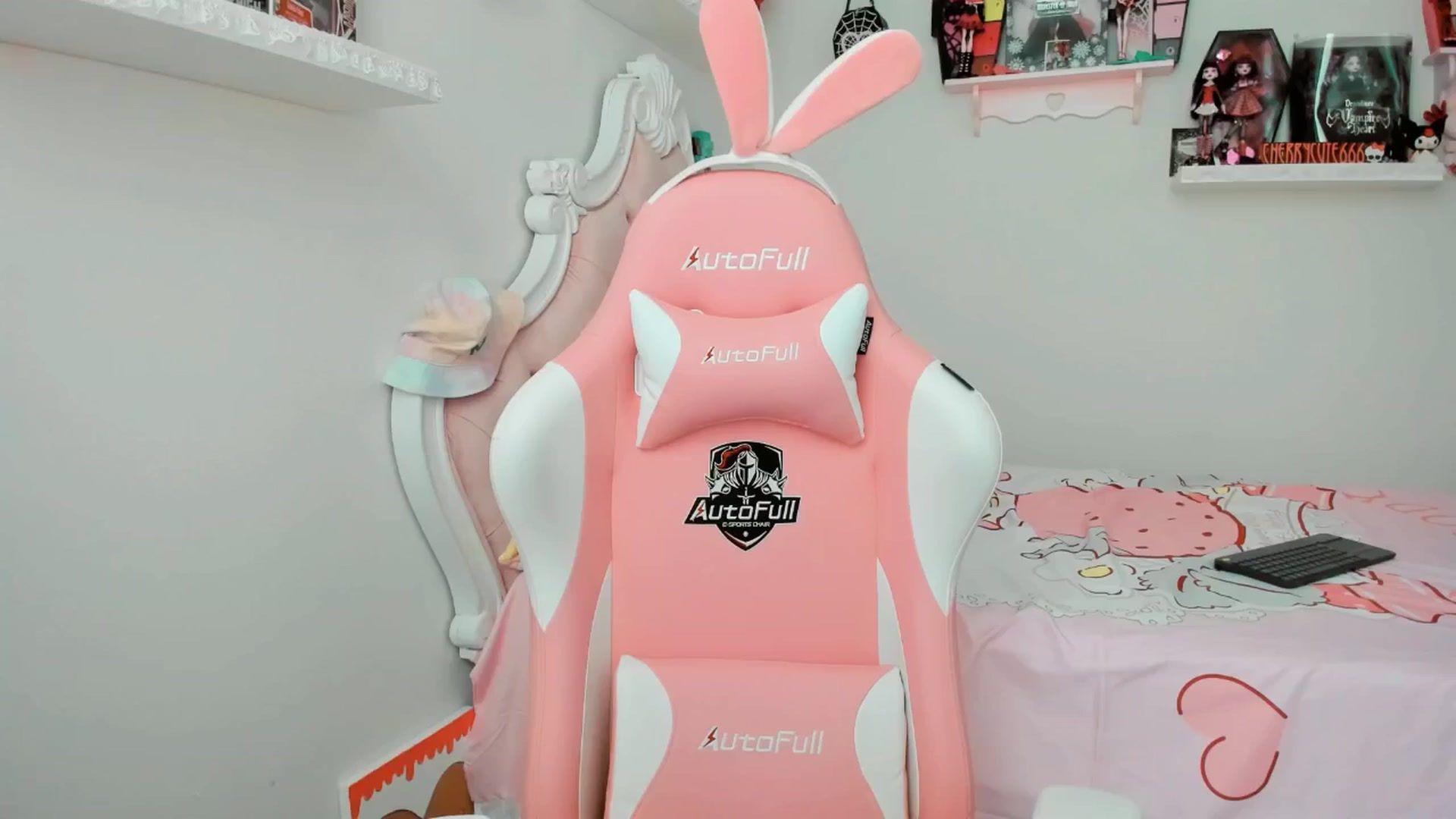 Gallery image thumbnail from Cherrycute666's myfreecams stream on, 06/12/2025, 20:47 image 20 of 20
