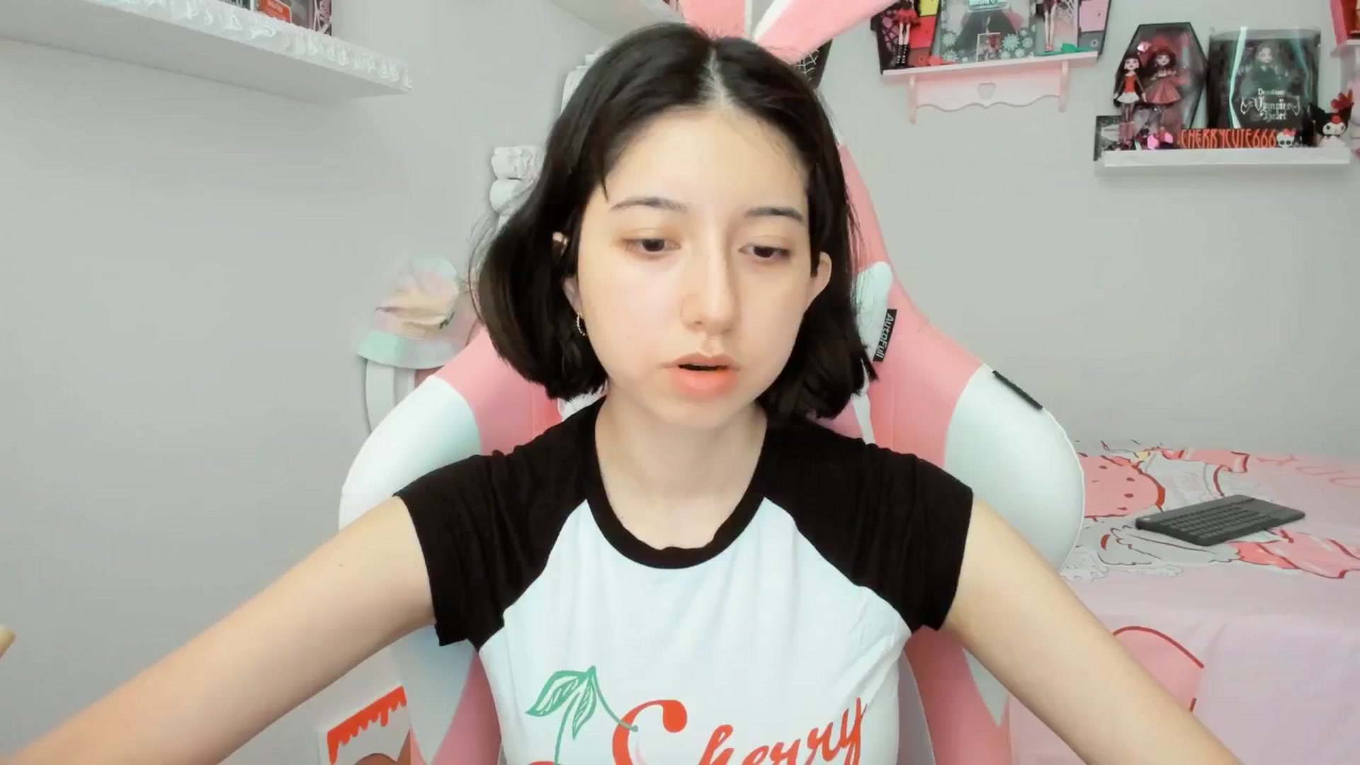 Gallery image thumbnail from Cherrycute666's myfreecams stream on, 06/12/2025, 22:05 image 2 of 20