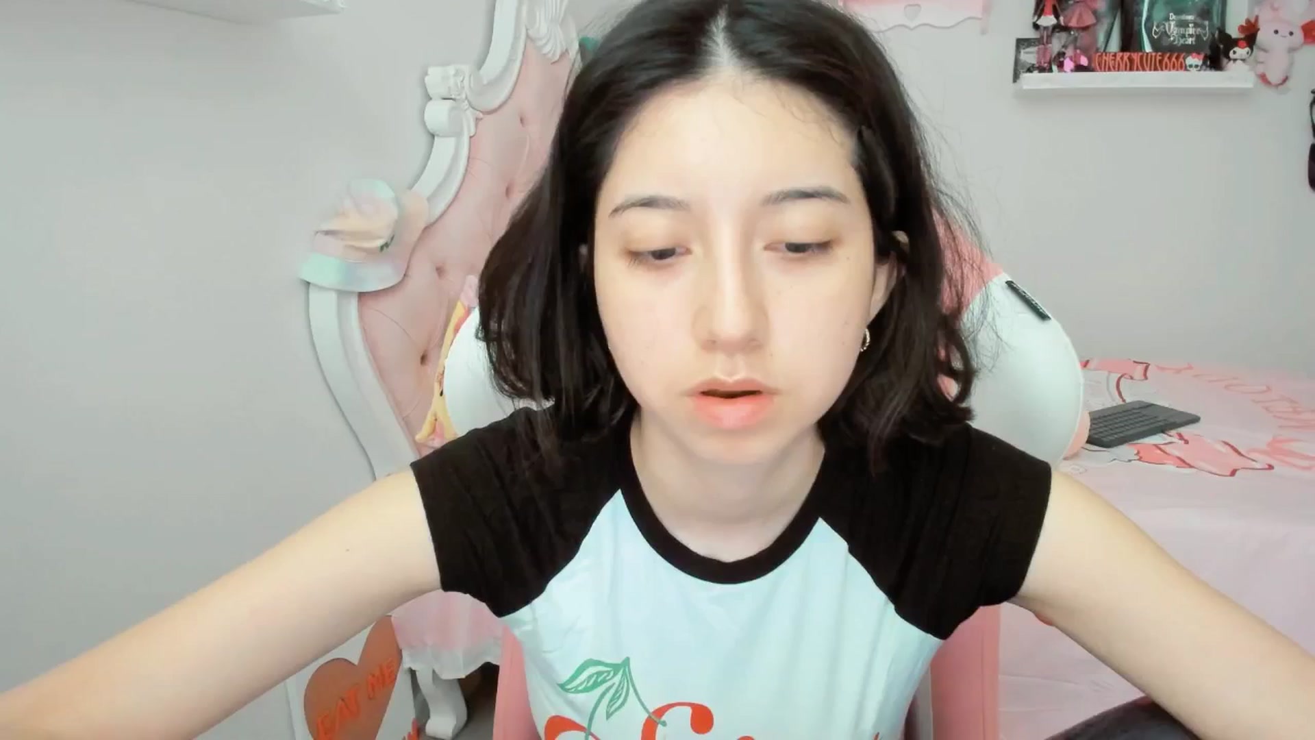 Gallery image thumbnail from Cherrycute666's myfreecams stream on, 06/12/2025, 22:05 image 15 of 20