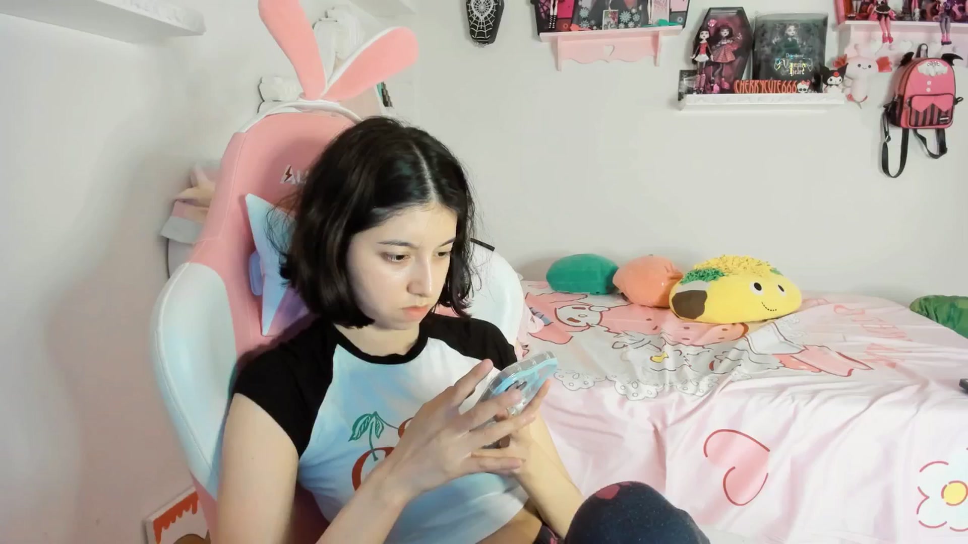 Gallery image thumbnail from Cherrycute666's myfreecams stream on, 06/13/2025, 06:50 image 20 of 20