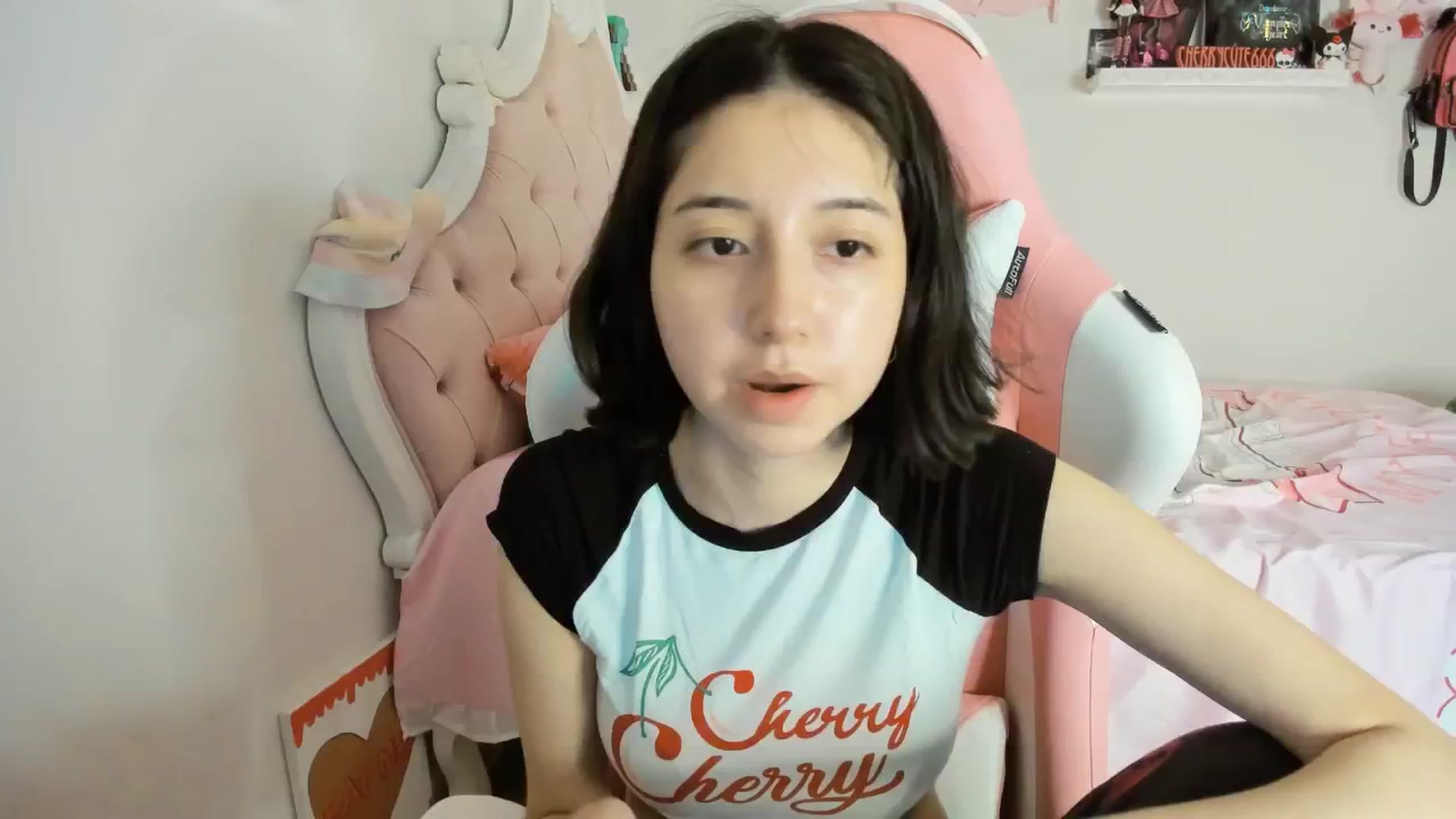 Gallery image thumbnail from Cherrycute666's myfreecams stream on, 06/13/2025, 06:50 image 8 of 20