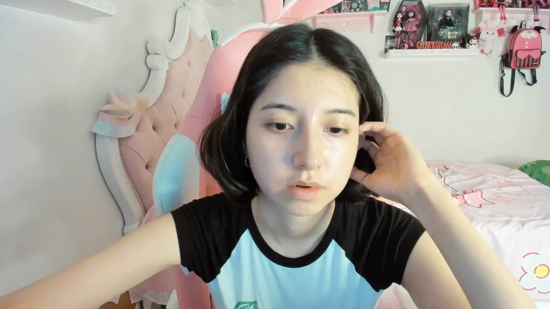Gallery image thumbnail from Cherrycute666's myfreecams stream on, 06/13/2025, 06:50 image 1 of 20