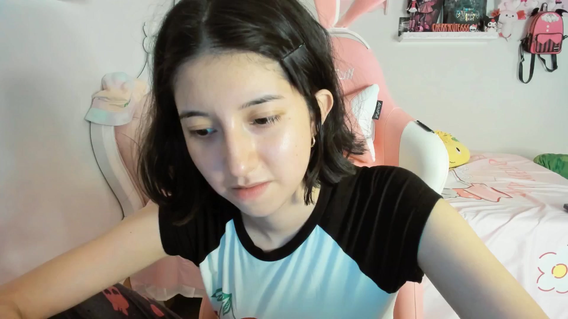 Gallery image thumbnail from Cherrycute666's myfreecams stream on, 06/13/2025, 06:50 image 18 of 20