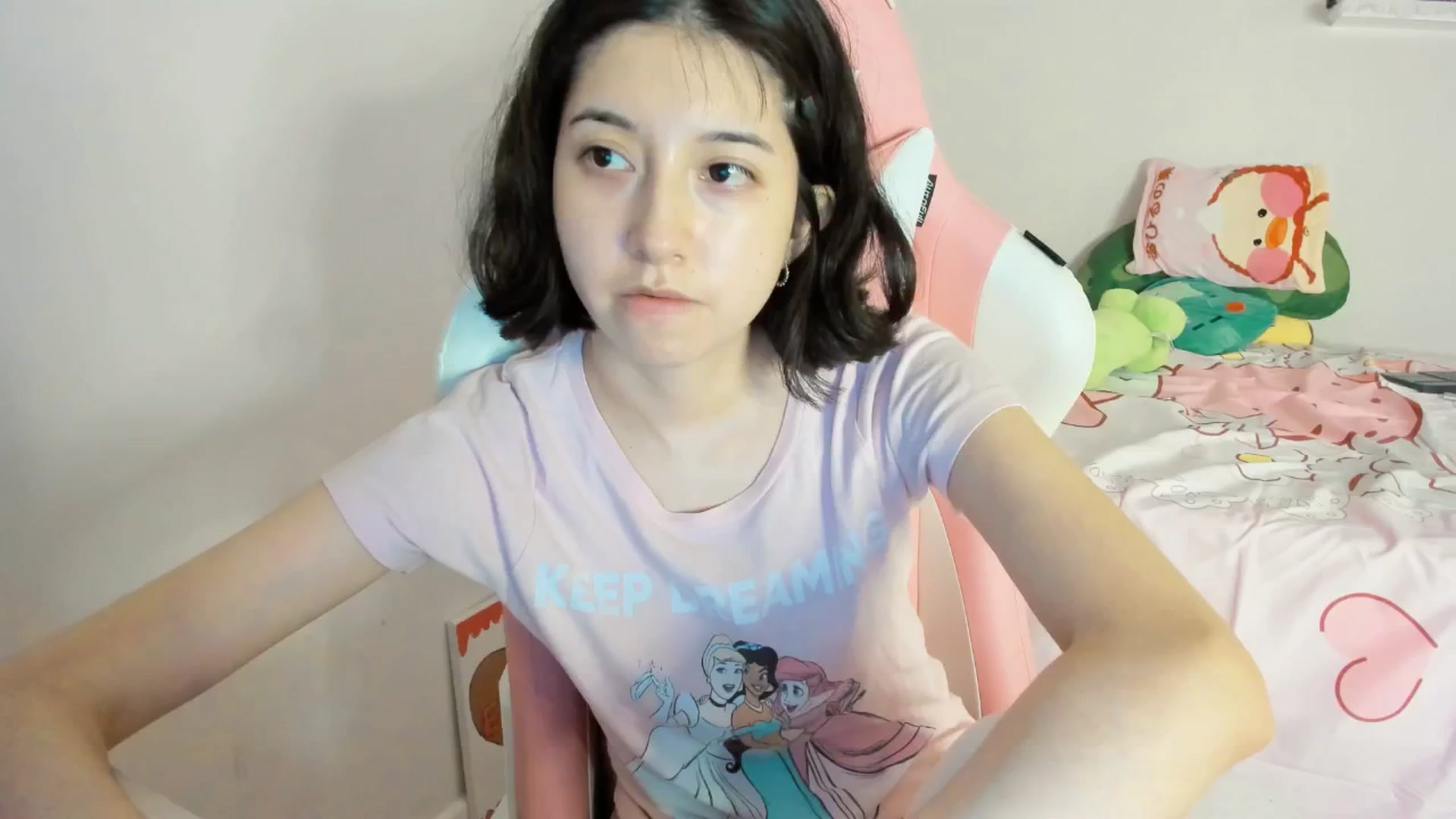 Gallery image thumbnail from Cherrycute666's myfreecams stream on, 06/14/2025, 06:27 image 16 of 20