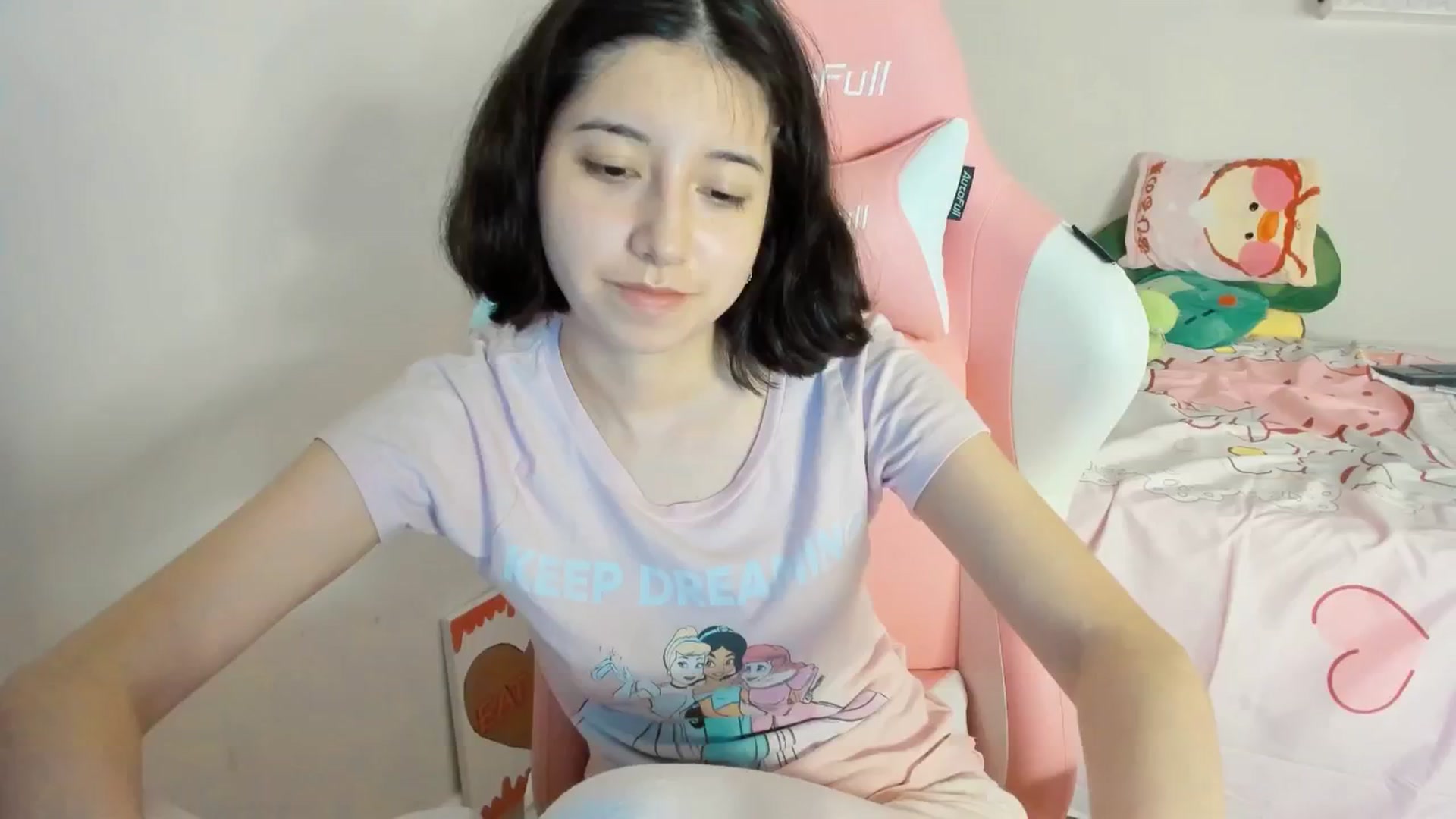 Gallery image thumbnail from Cherrycute666's myfreecams stream on, 06/14/2025, 06:27 image 20 of 20