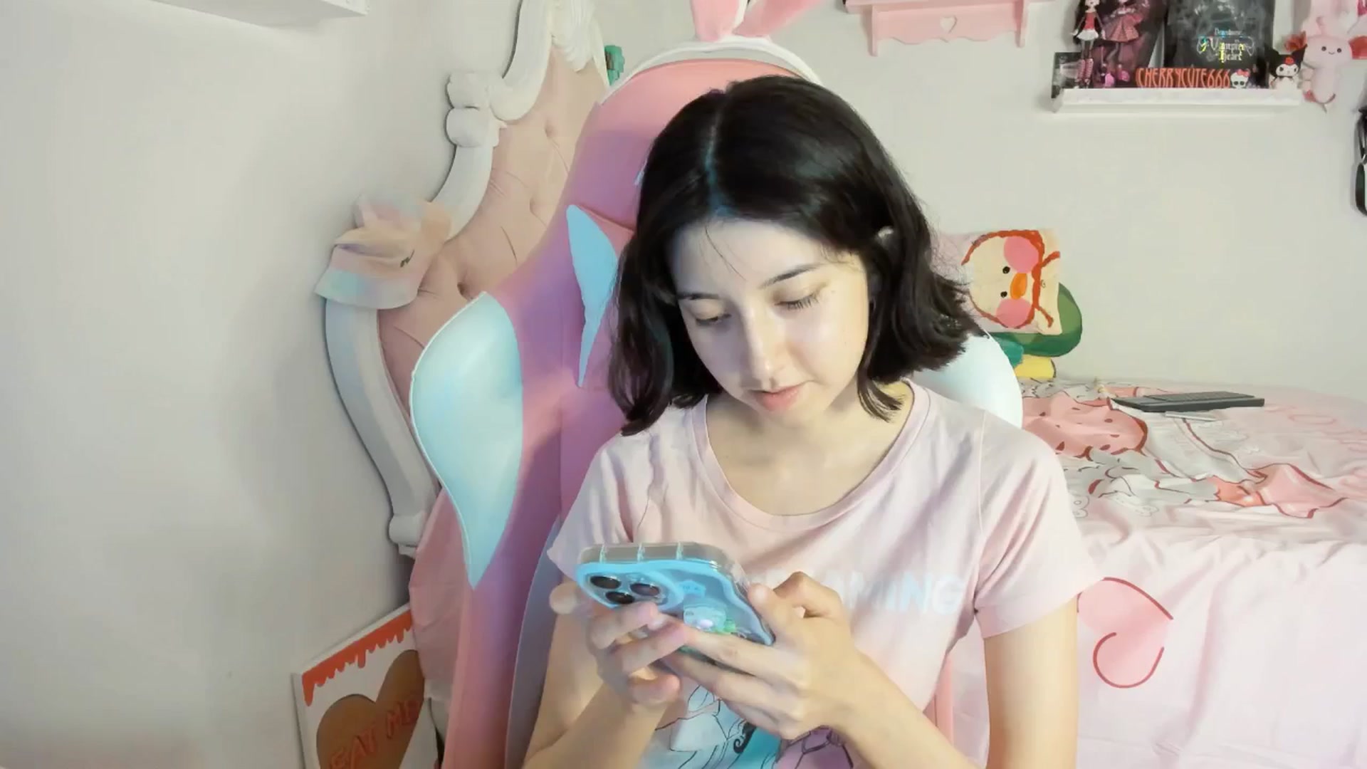 Gallery image thumbnail from Cherrycute666's myfreecams stream on, 06/14/2025, 06:27 image 3 of 20