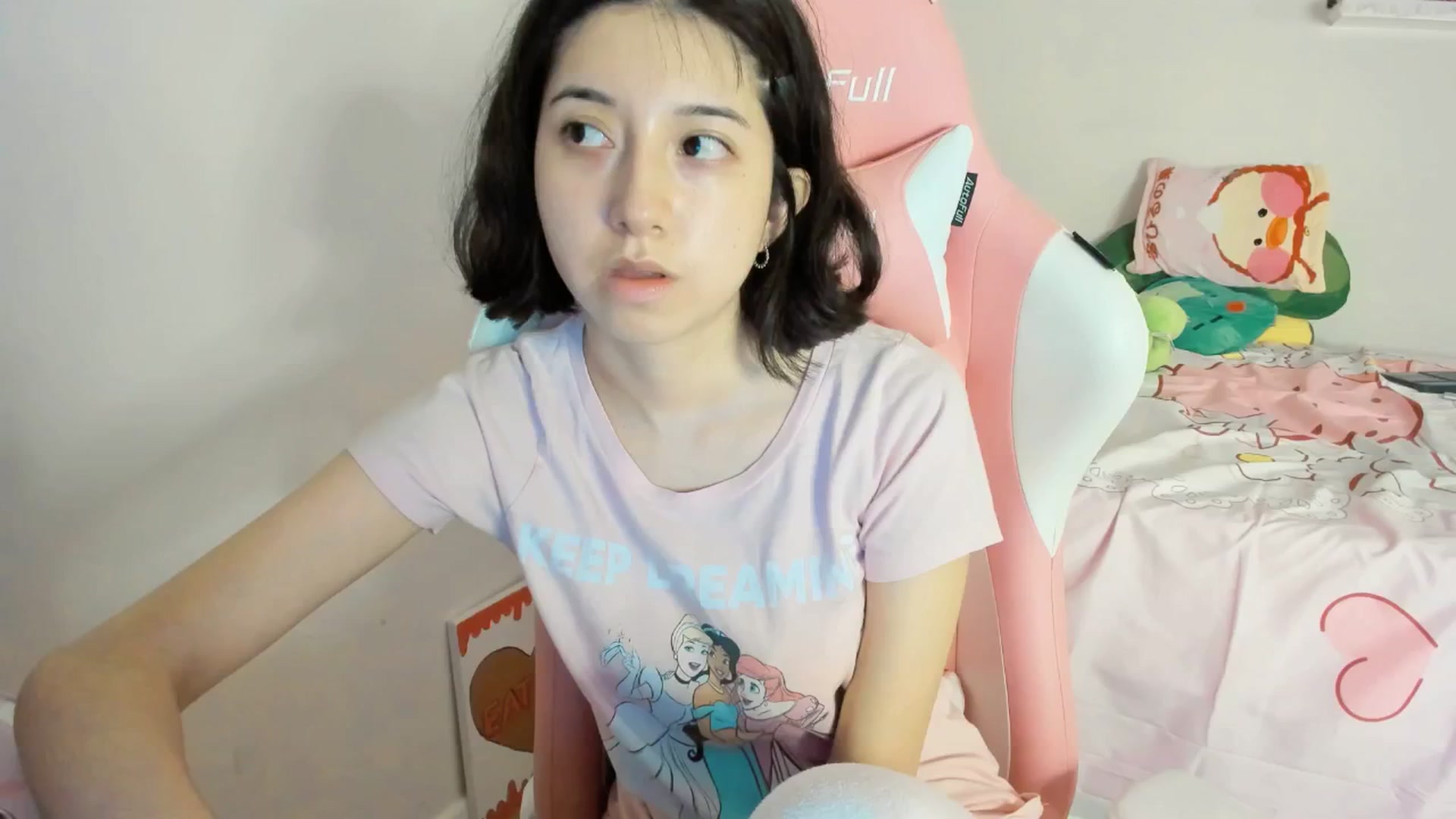 Gallery image thumbnail from Cherrycute666's myfreecams stream on, 06/14/2025, 06:27 image 15 of 20
