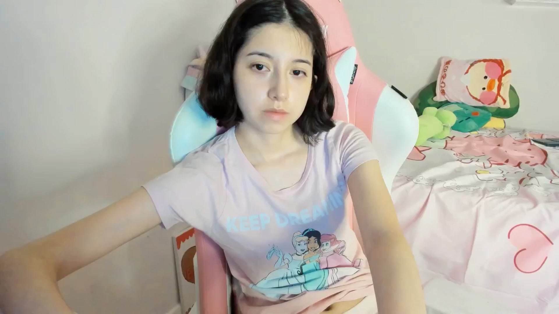 Gallery image thumbnail from Cherrycute666's myfreecams stream on, 06/14/2025, 06:27 image 18 of 20