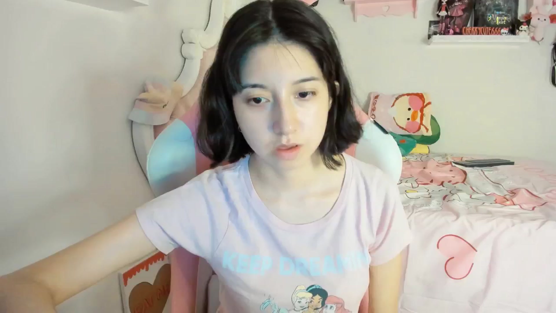 Gallery image thumbnail from Cherrycute666's myfreecams stream on, 06/14/2025, 06:27 image 6 of 20