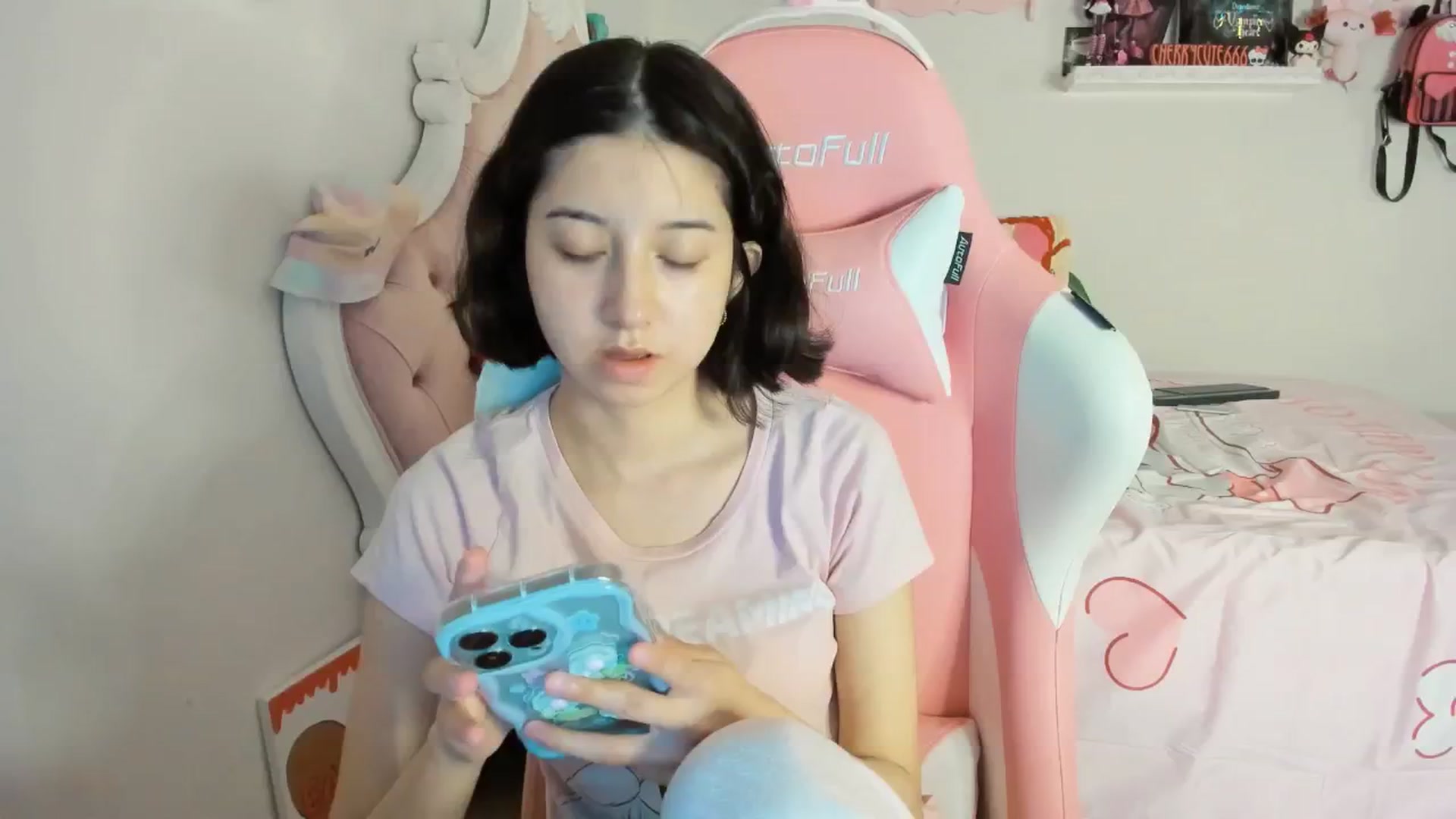 Gallery image thumbnail from Cherrycute666's myfreecams stream on, 06/14/2025, 06:27 image 11 of 20