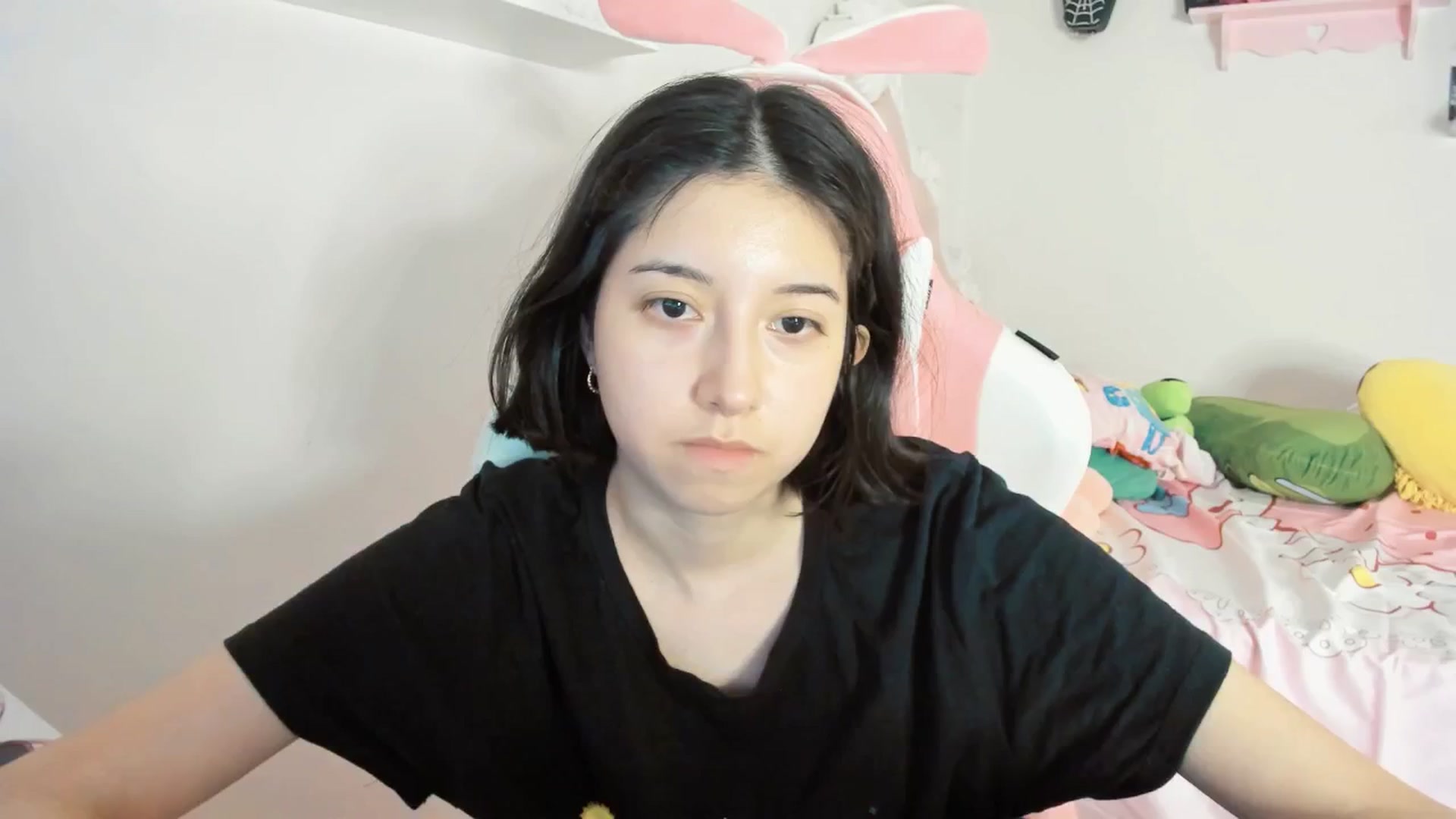 Gallery image thumbnail from Cherrycute666's myfreecams stream on, 06/16/2025, 04:21 image 18 of 20