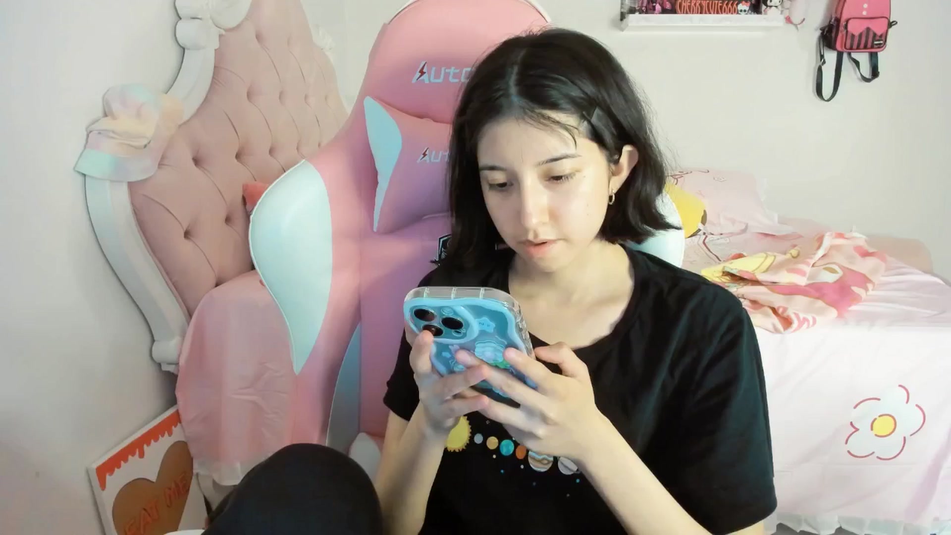 Gallery image thumbnail from Cherrycute666's myfreecams stream on, 06/16/2025, 04:21 image 19 of 20