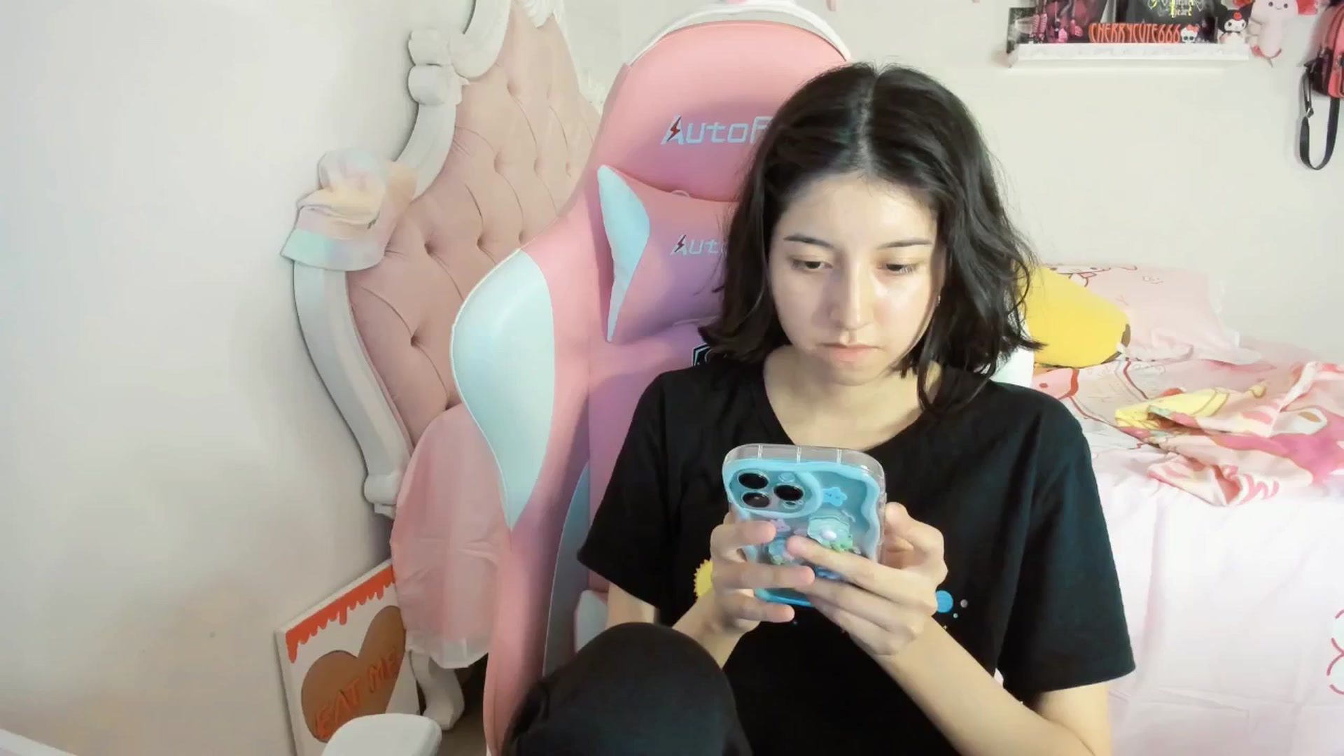 Gallery image thumbnail from Cherrycute666's myfreecams stream on, 06/16/2025, 04:21 image 11 of 20