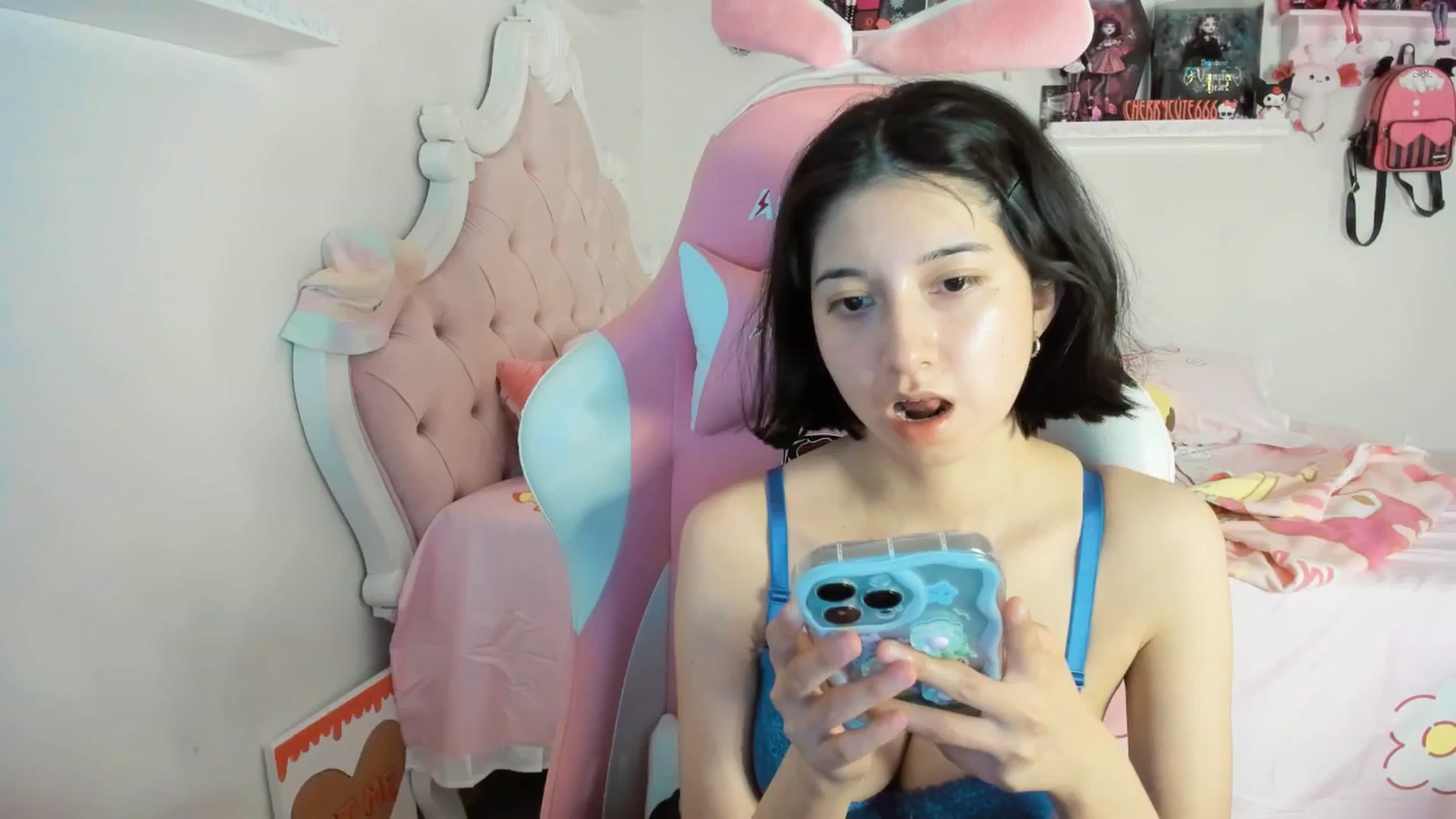 Gallery image thumbnail from Cherrycute666's myfreecams stream on, 06/16/2025, 05:52 image 18 of 20