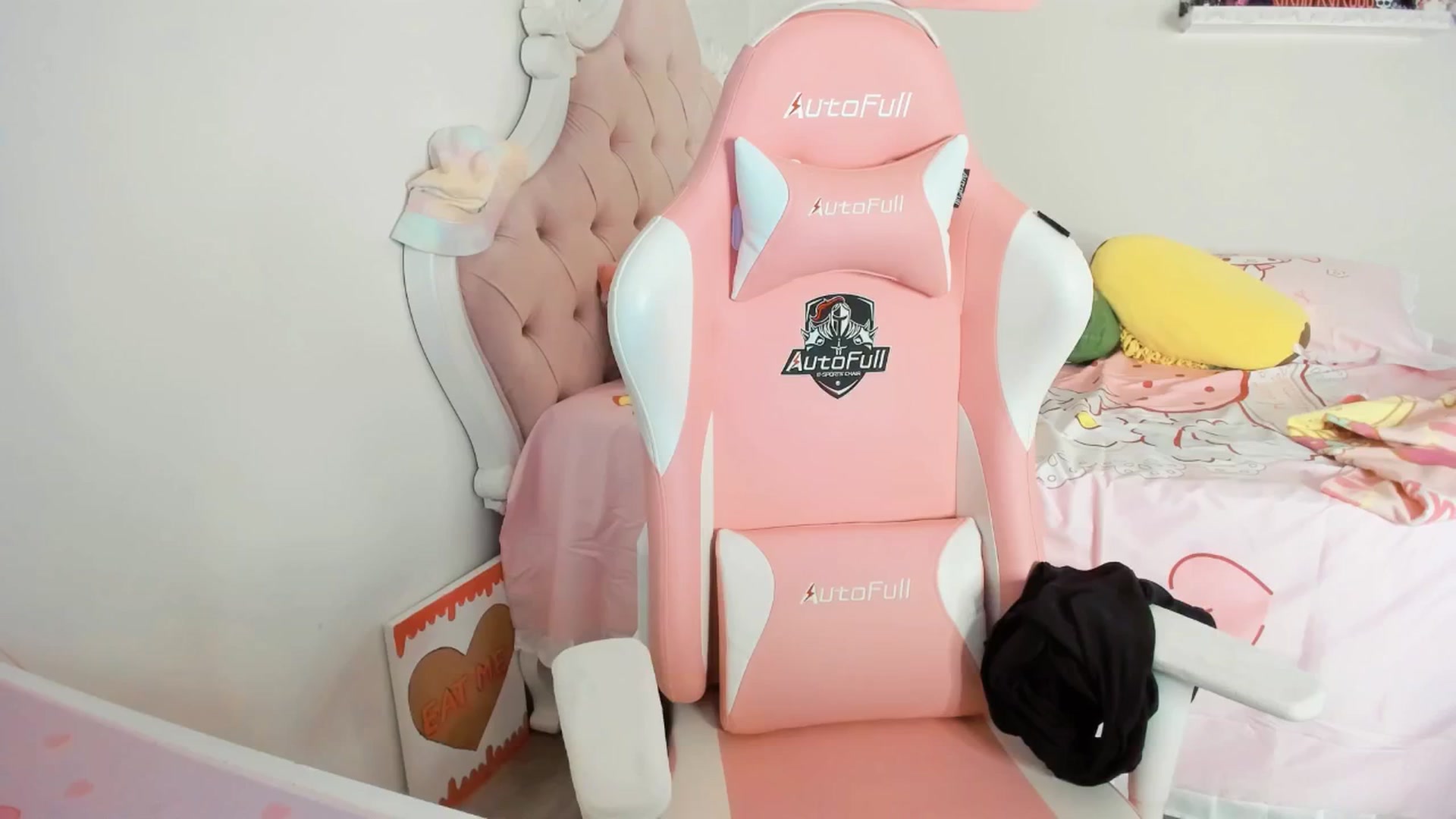 Gallery image thumbnail from Cherrycute666's myfreecams stream on, 06/16/2025, 05:52 image 3 of 20