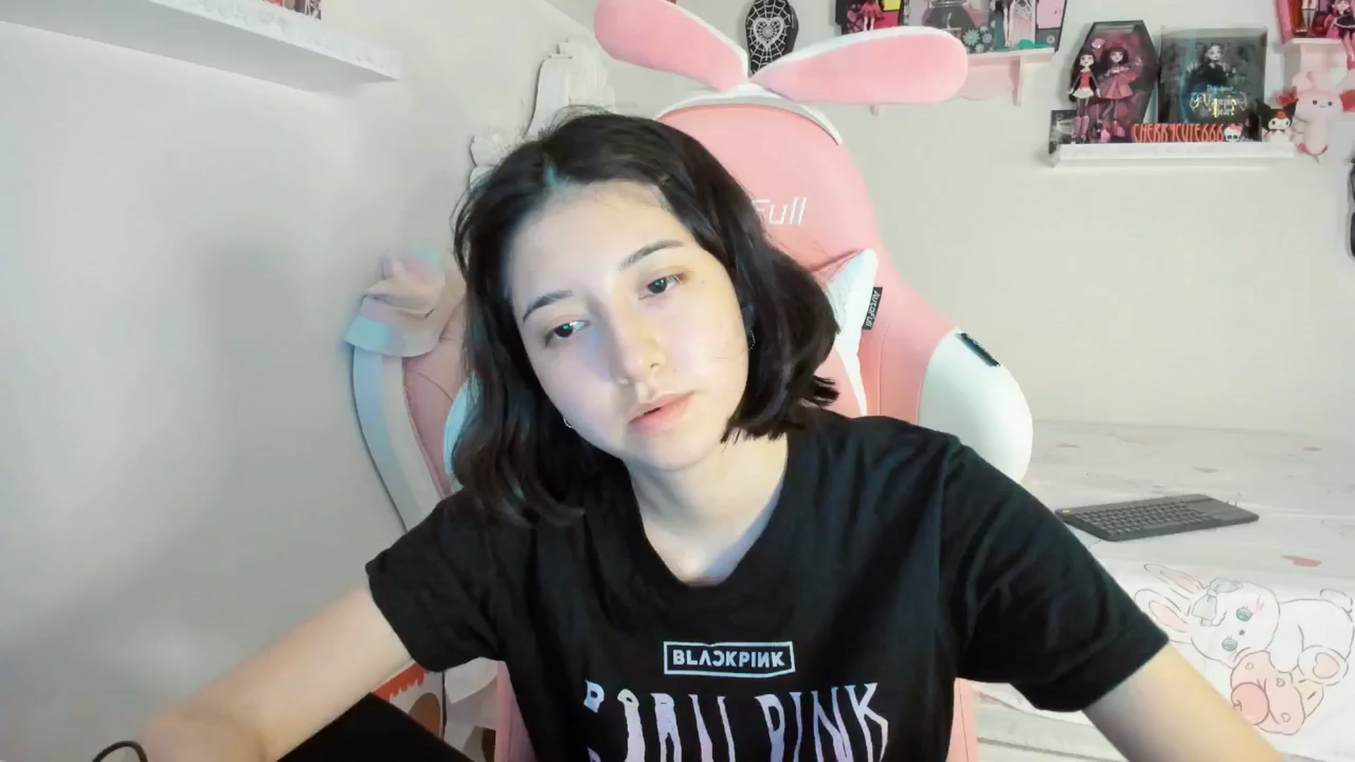 Gallery image thumbnail from Cherrycute666's myfreecams stream on, 06/18/2025, 01:15 image 14 of 20