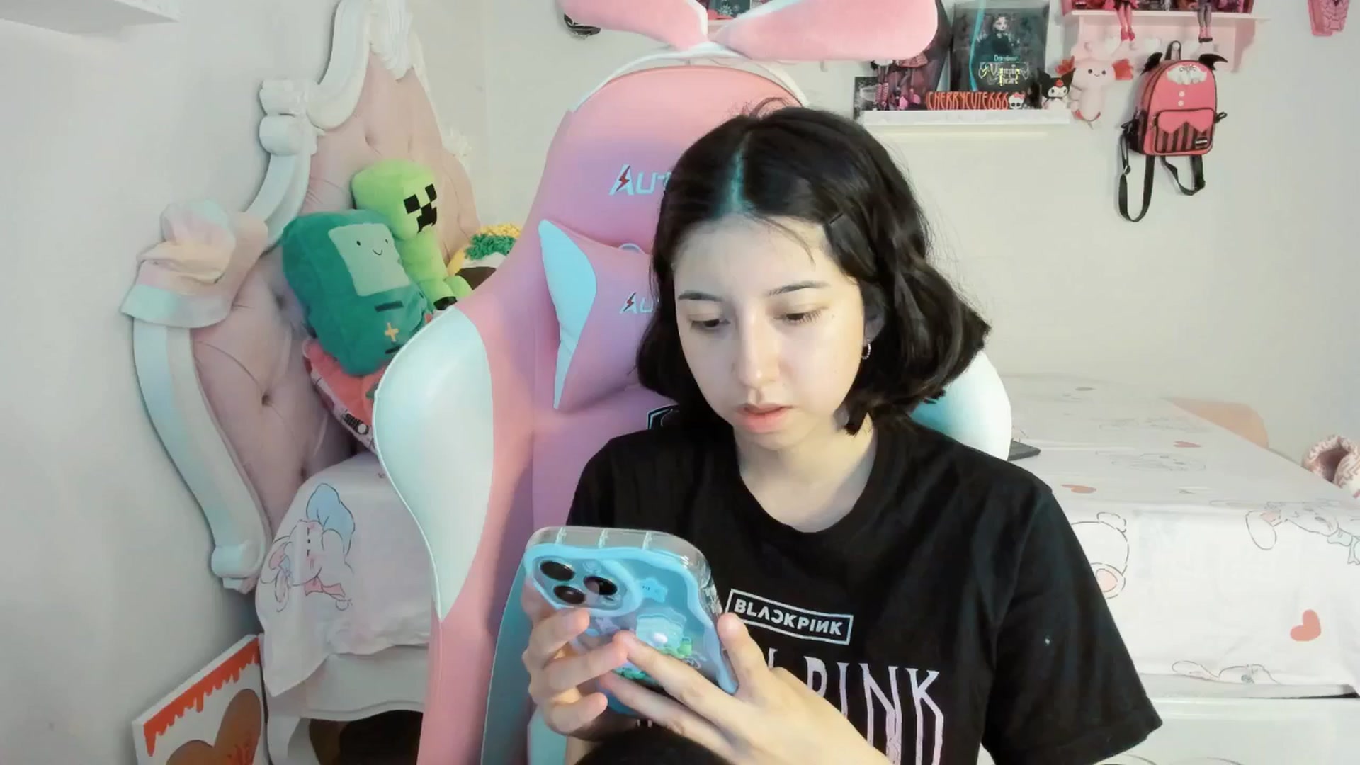 Gallery image thumbnail from Cherrycute666's myfreecams stream on, 06/18/2025, 01:15 image 1 of 20
