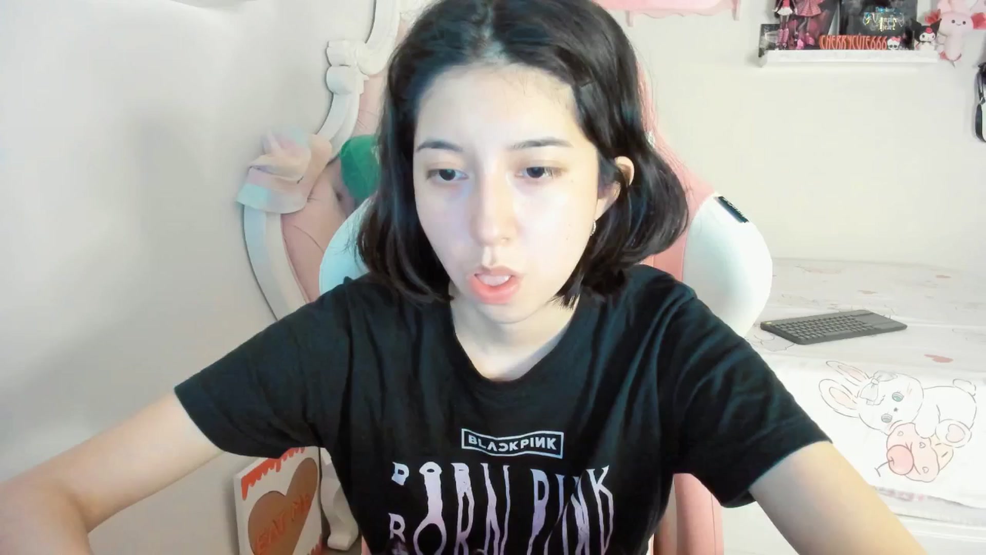 Gallery image thumbnail from Cherrycute666's myfreecams stream on, 06/18/2025, 03:10 image 6 of 20