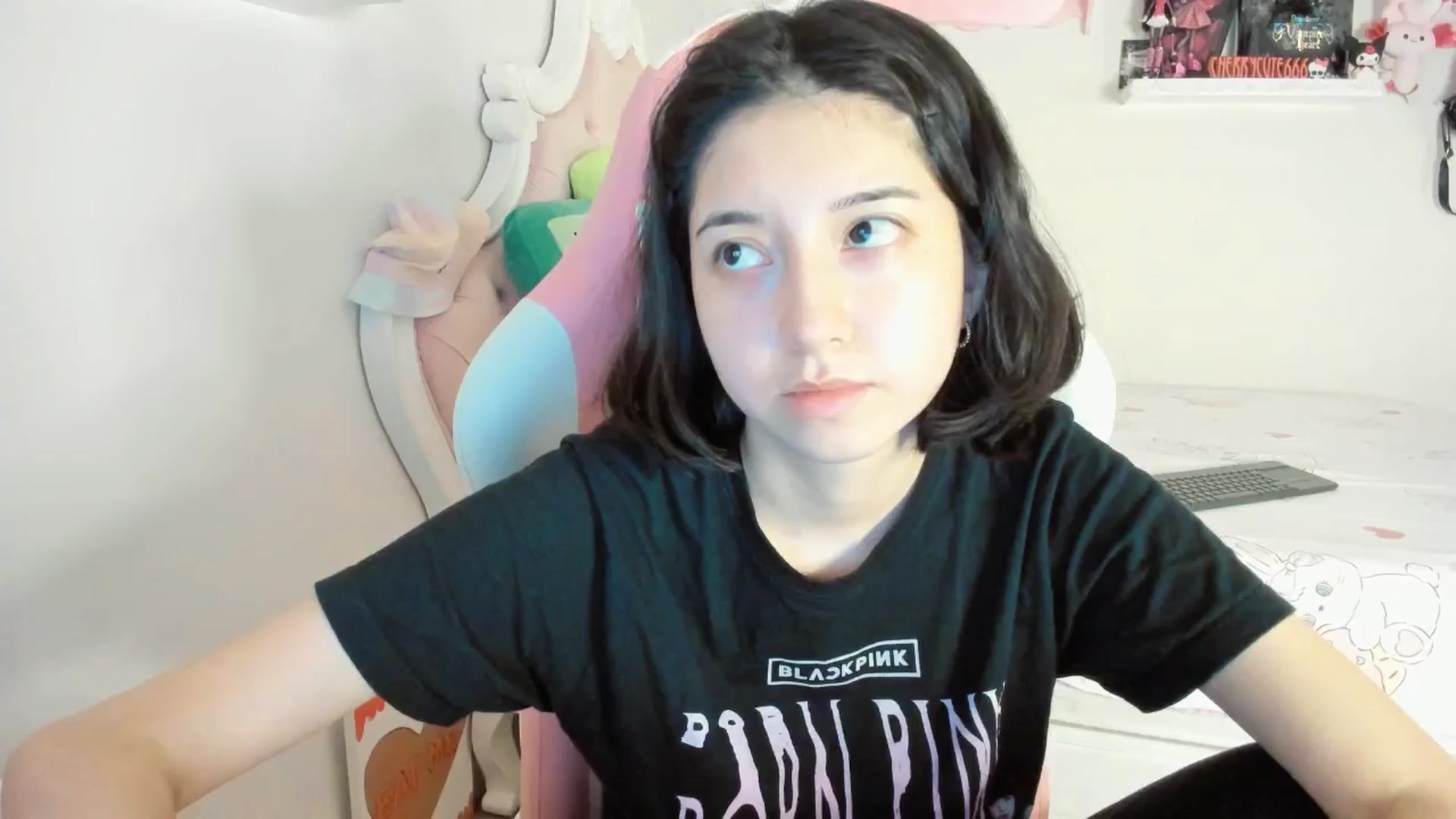 Gallery image thumbnail from Cherrycute666's myfreecams stream on, 06/18/2025, 03:10 image 8 of 20
