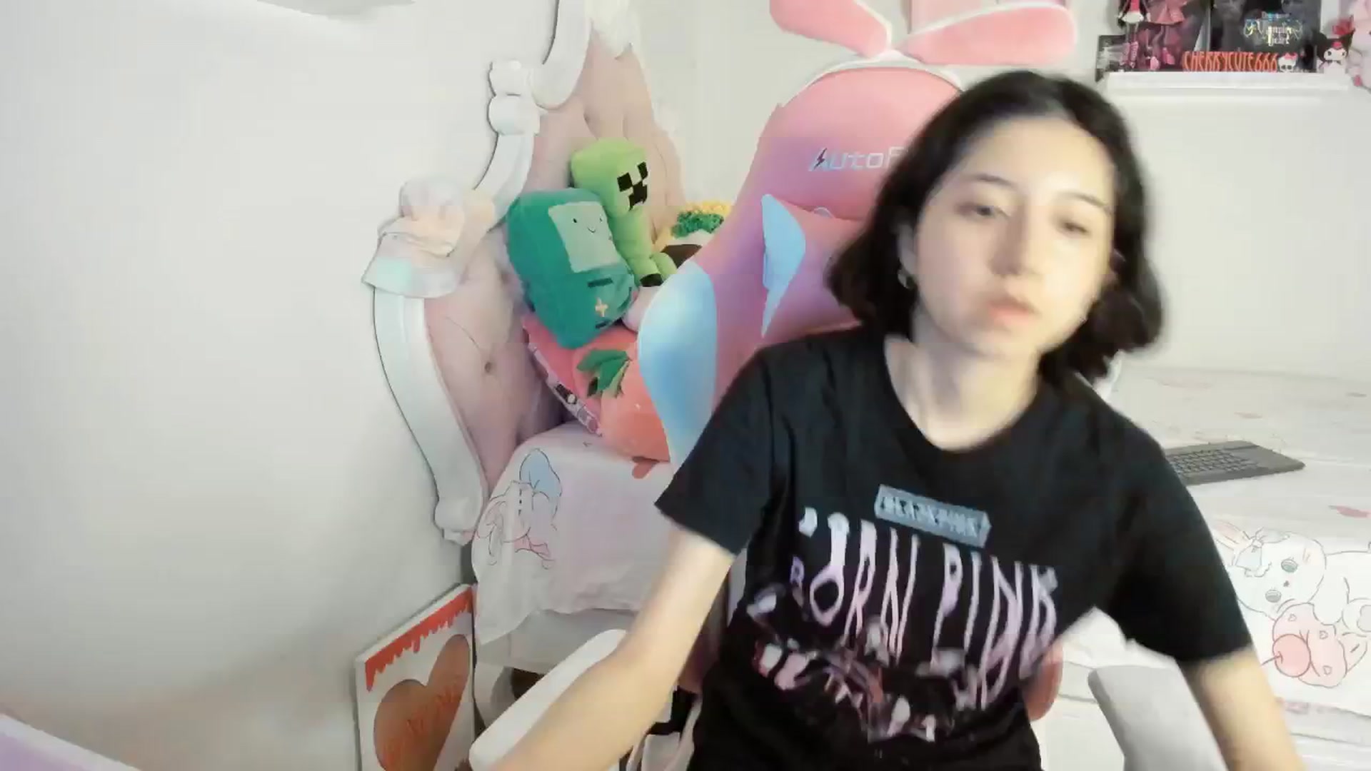 Gallery image thumbnail from Cherrycute666's myfreecams stream on, 06/18/2025, 03:10 image 15 of 20