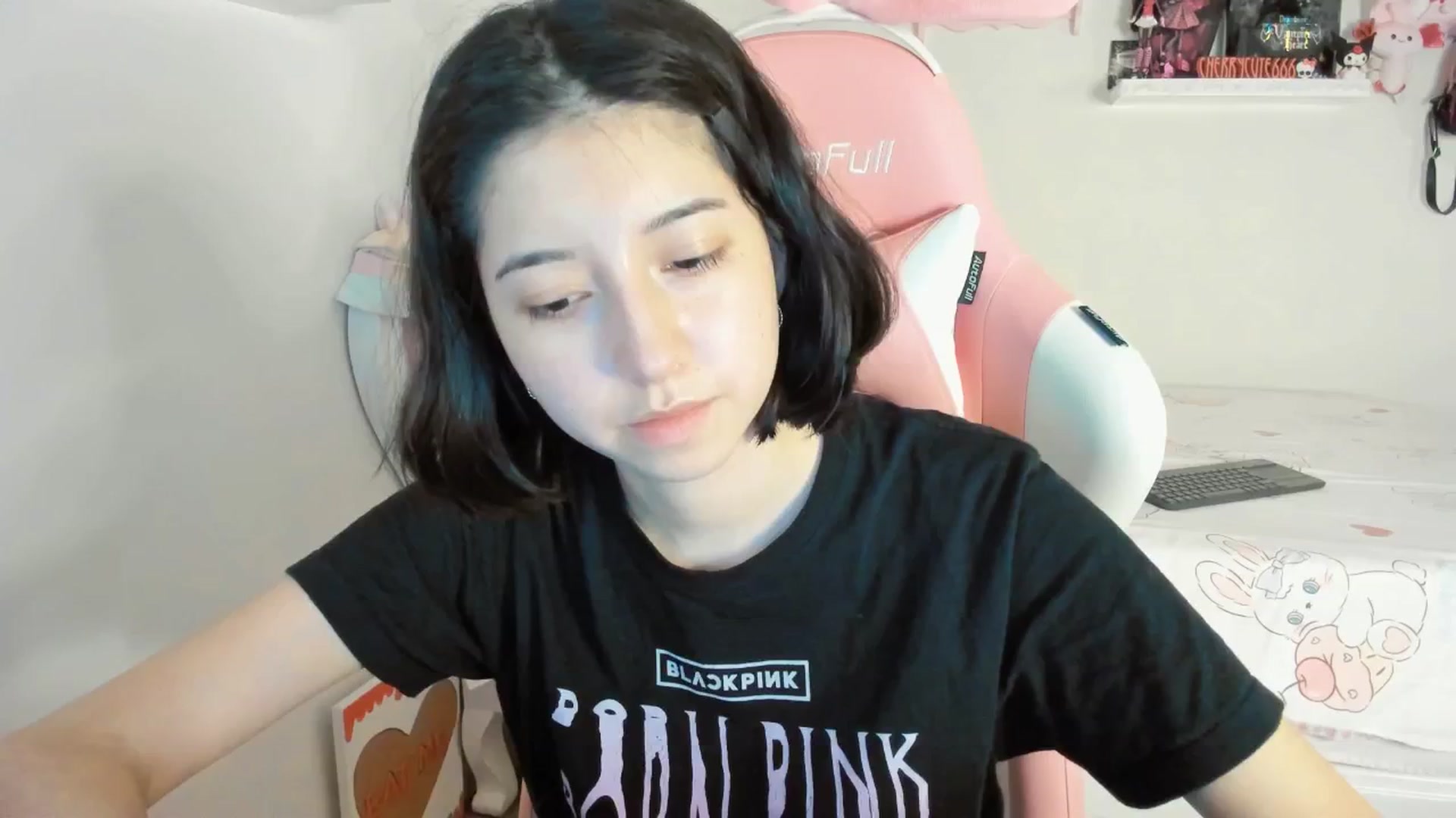Gallery image thumbnail from Cherrycute666's myfreecams stream on, 06/18/2025, 03:10 image 20 of 20