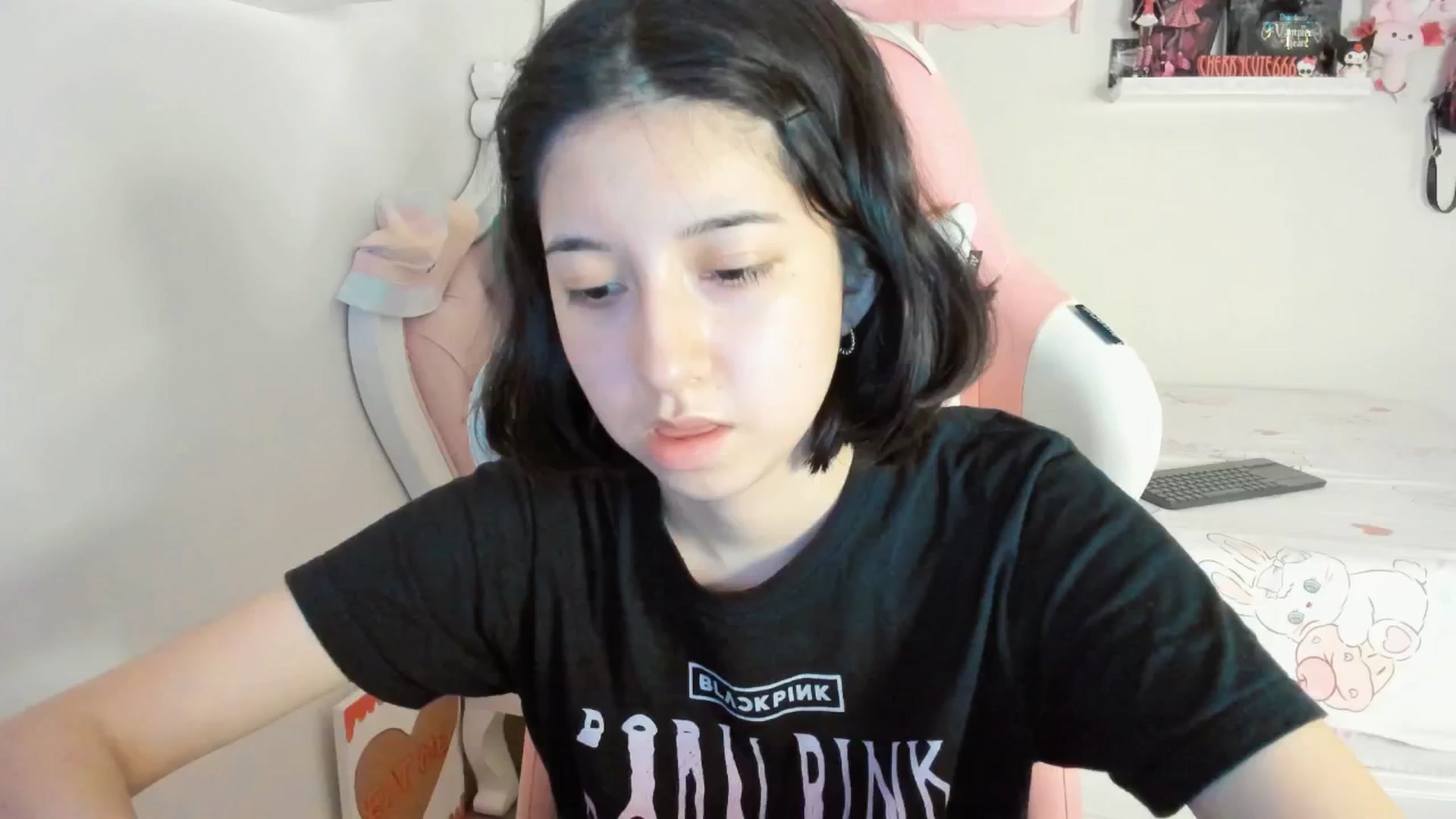 Gallery image thumbnail from Cherrycute666's myfreecams stream on, 06/18/2025, 03:10 image 19 of 20
