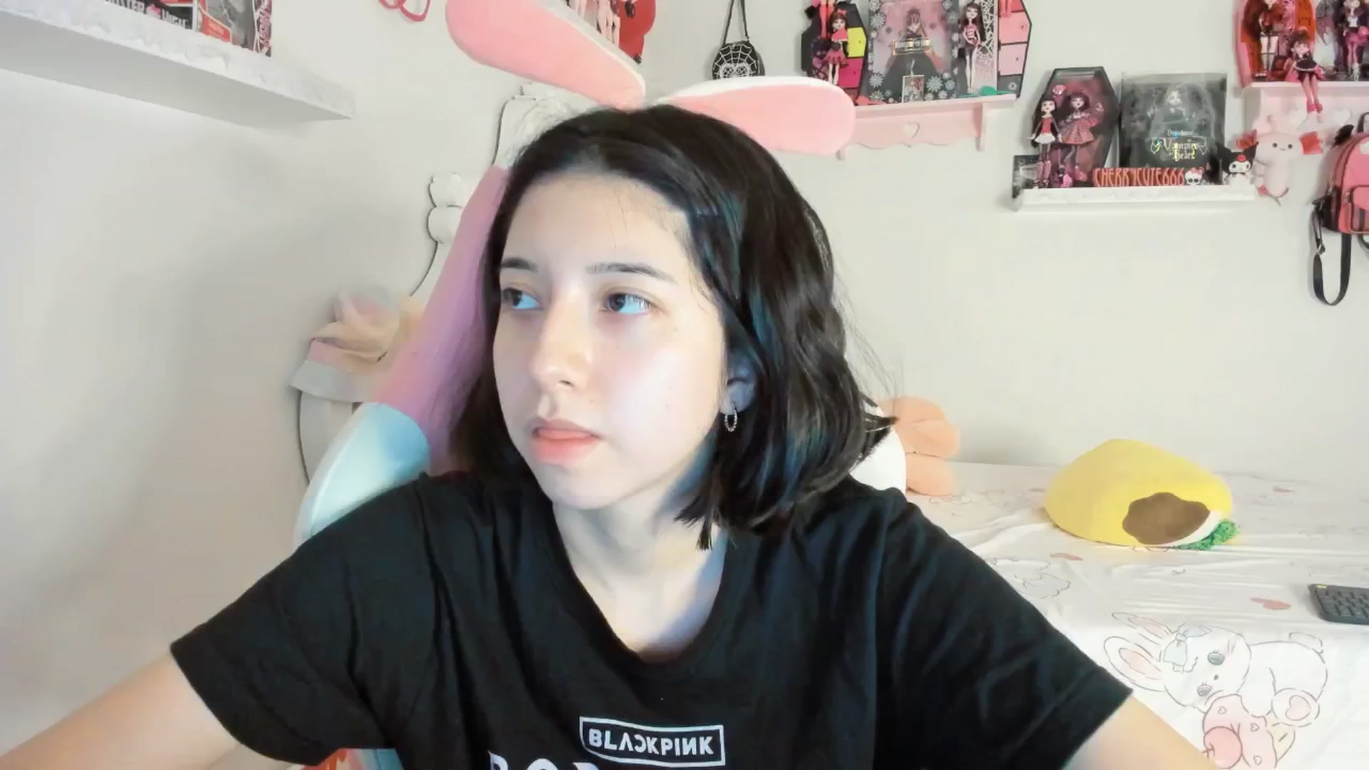 Gallery image thumbnail from Cherrycute666's myfreecams stream on, 06/18/2025, 05:44 image 4 of 20