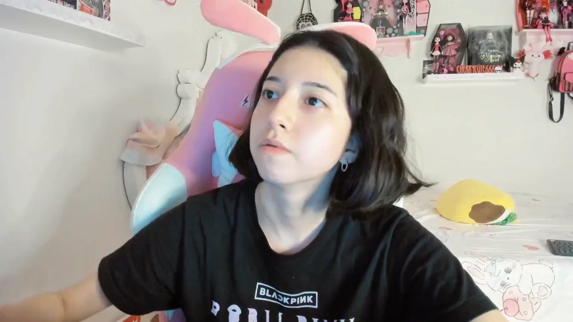 Gallery image thumbnail from Cherrycute666's myfreecams stream on, 06/18/2025, 05:44 image 2 of 20