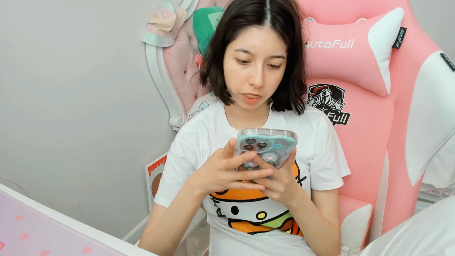 Gallery image thumbnail from Cherrycute666's myfreecams stream on, 06/18/2025, 21:14 image 5 of 20