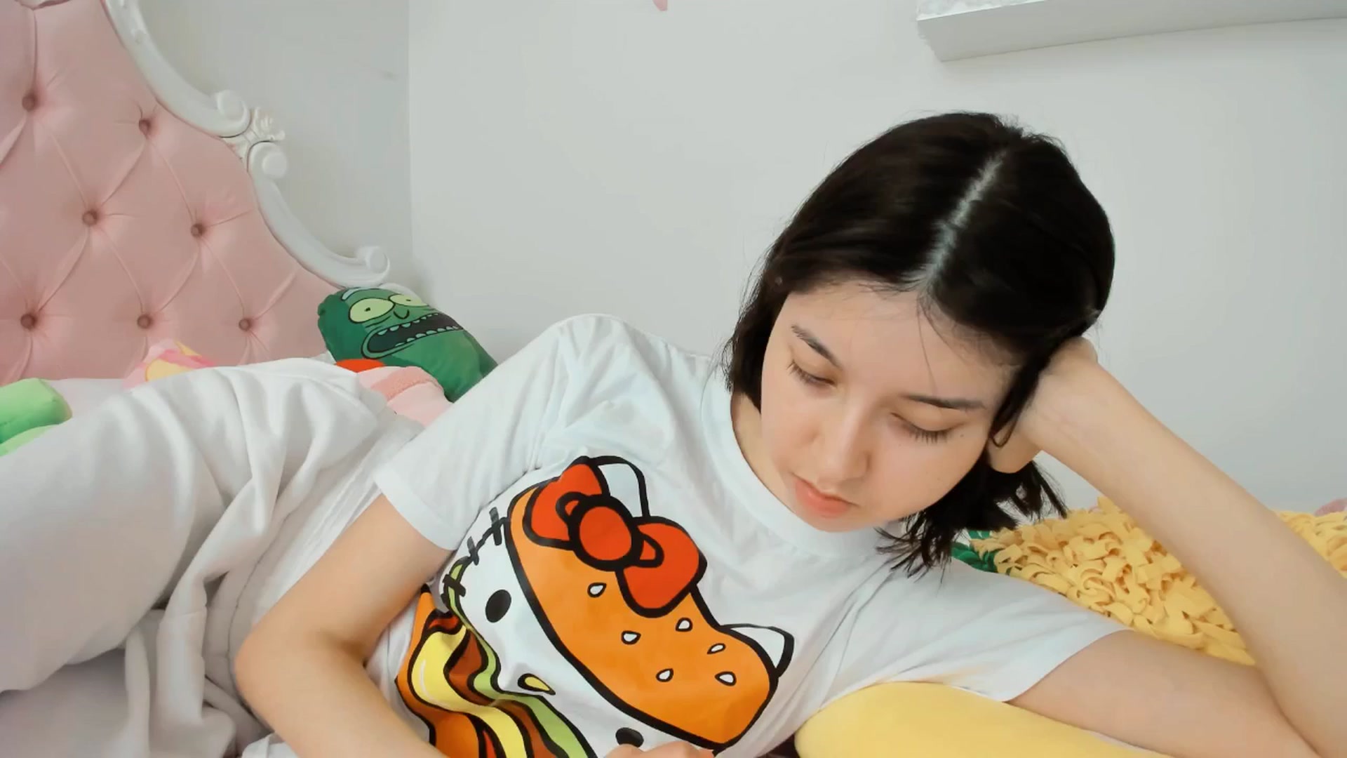 Gallery image thumbnail from Cherrycute666's myfreecams stream on, 06/18/2025, 23:27 image 11 of 20