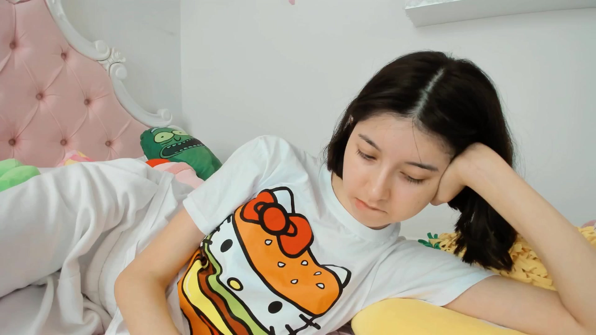 Gallery image thumbnail from Cherrycute666's myfreecams stream on, 06/18/2025, 23:27 image 9 of 20