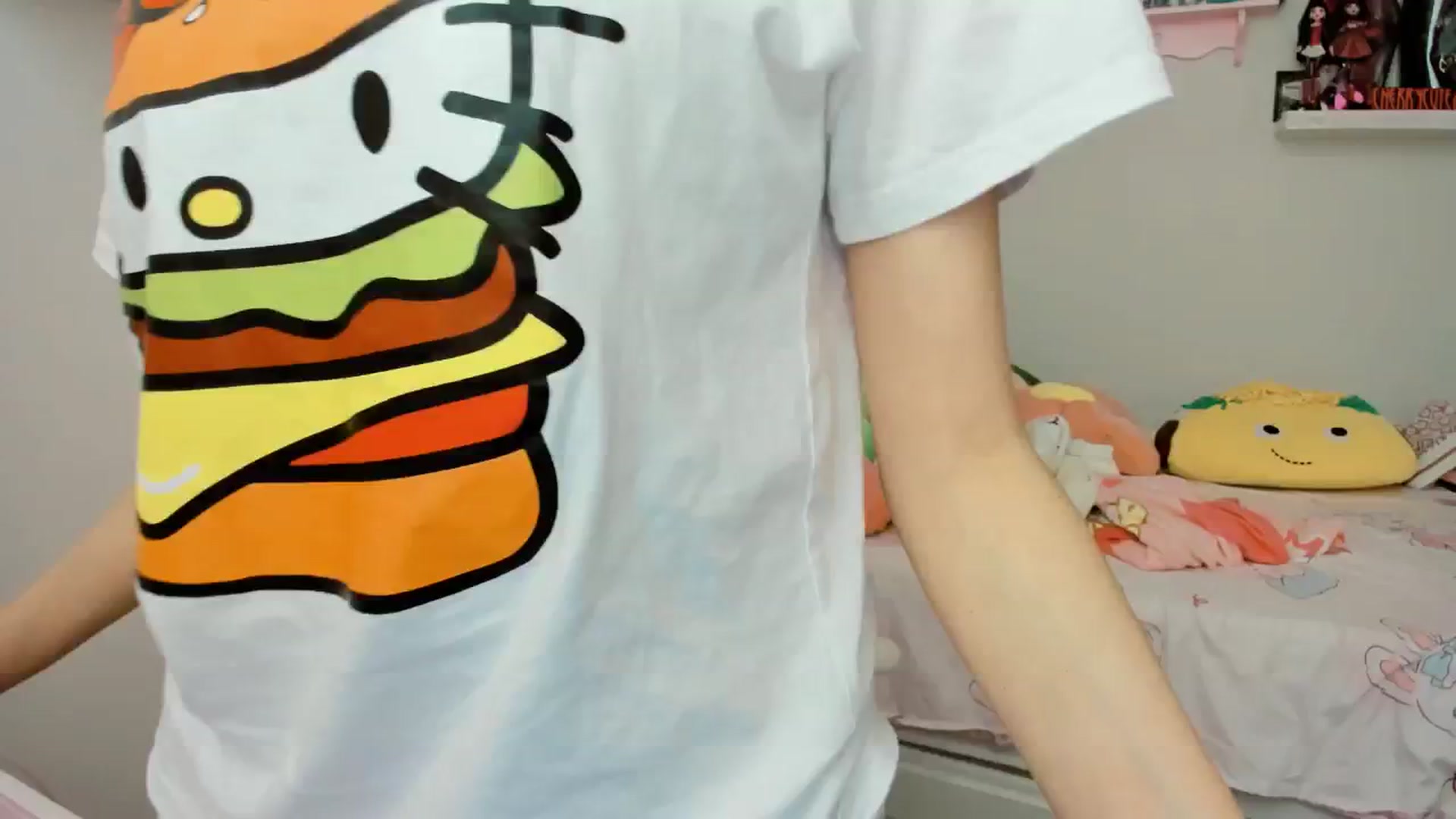 Gallery image thumbnail from Cherrycute666's myfreecams stream on, 06/18/2025, 23:27 image 8 of 20
