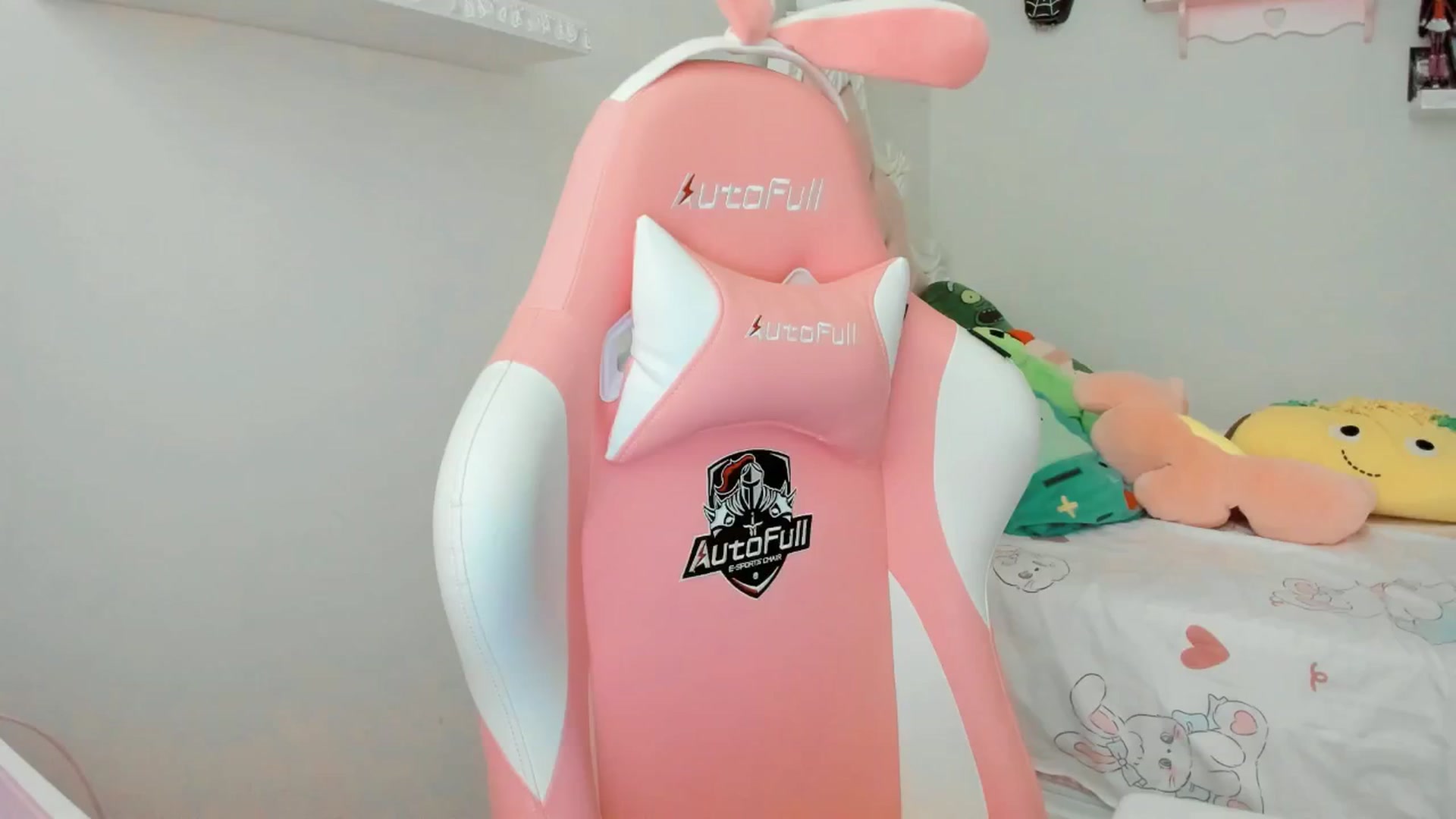 Gallery image thumbnail from Cherrycute666's myfreecams stream on, 06/20/2025, 24:01 image 4 of 20
