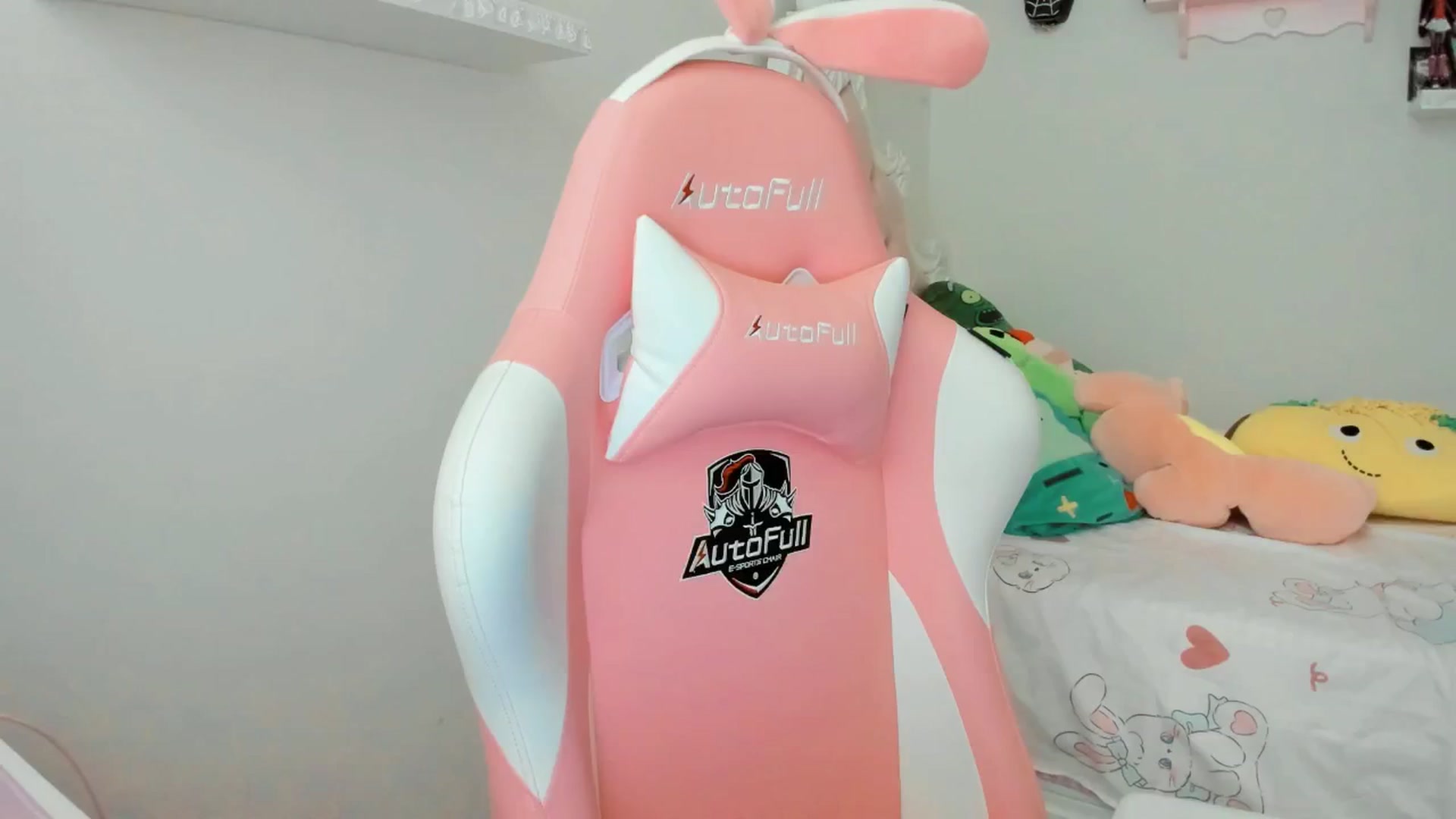 Gallery image thumbnail from Cherrycute666's myfreecams stream on, 06/20/2025, 24:01 image 3 of 20