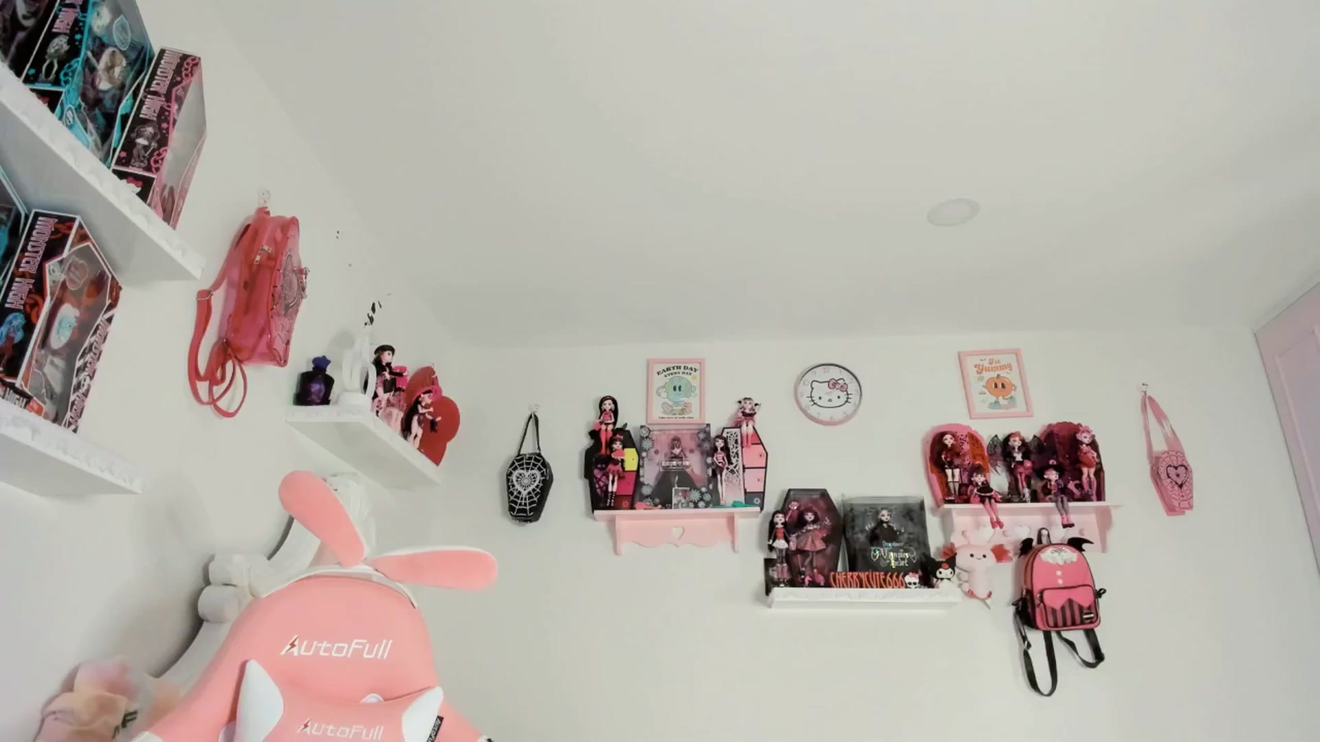 Gallery image thumbnail from Cherrycute666's myfreecams stream on, 06/20/2025, 03:59 image 20 of 20