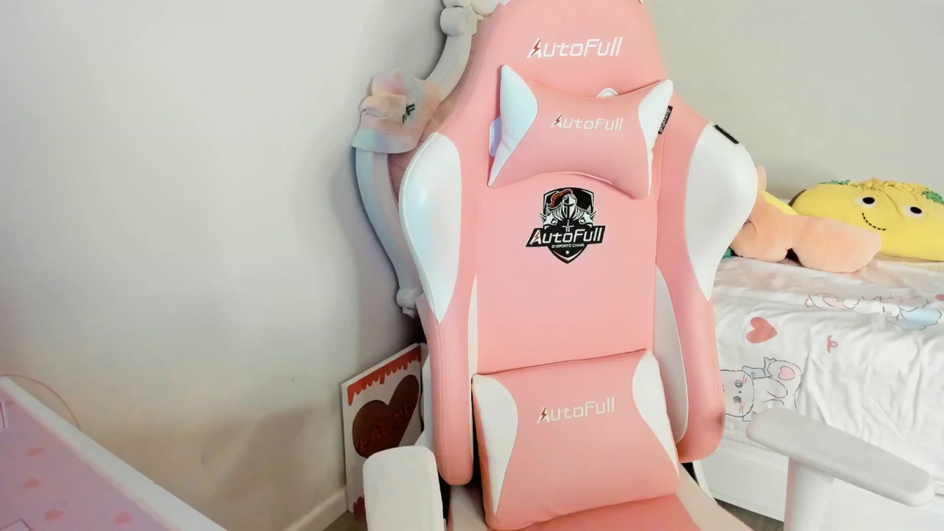 Gallery image thumbnail from Cherrycute666's myfreecams stream on, 06/20/2025, 03:59 image 9 of 20