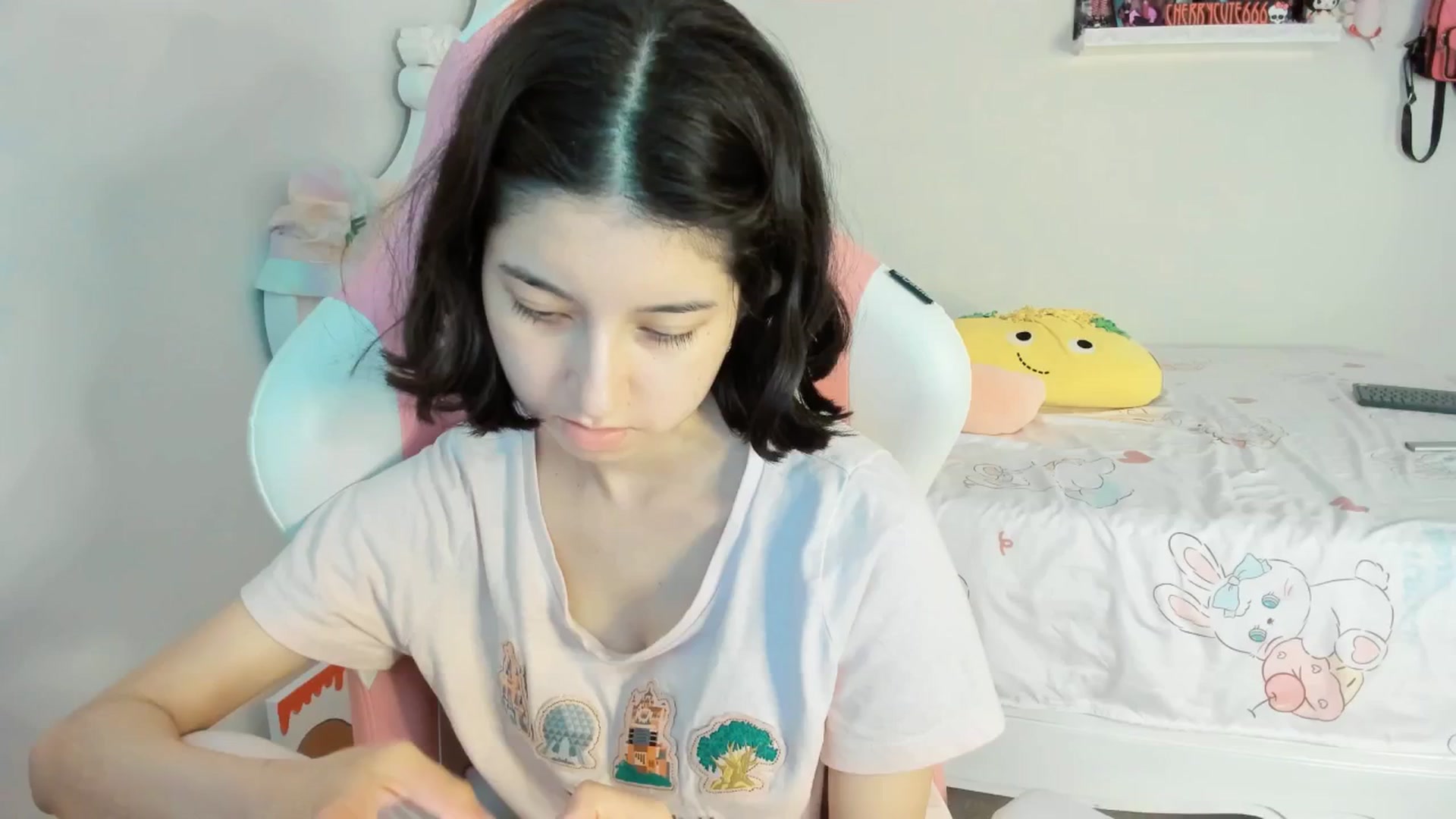 Gallery image thumbnail from Cherrycute666's myfreecams stream on, 06/20/2025, 03:59 image 1 of 20