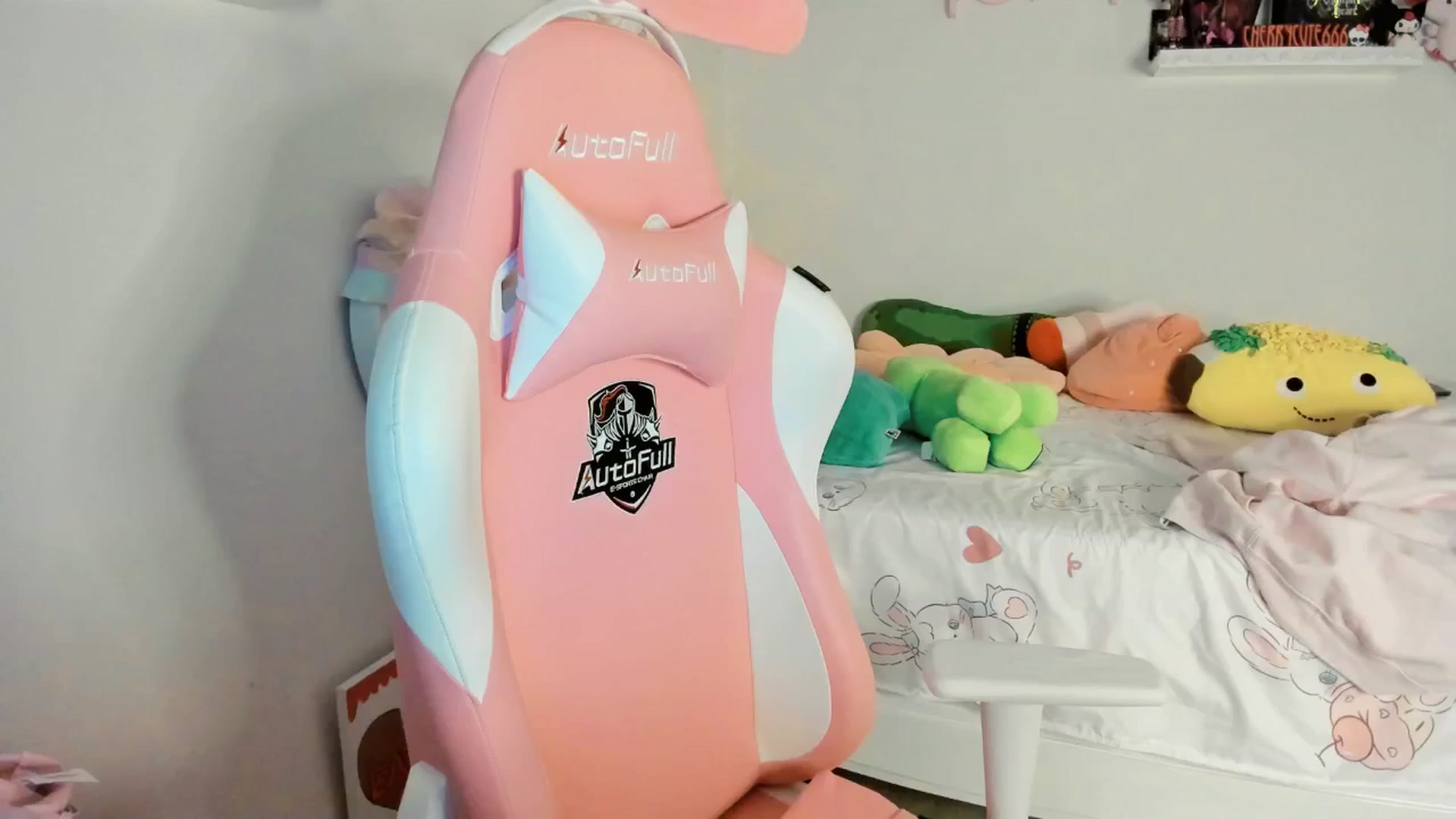 Gallery image thumbnail from Cherrycute666's myfreecams stream on, 06/21/2025, 01:59 image 5 of 20