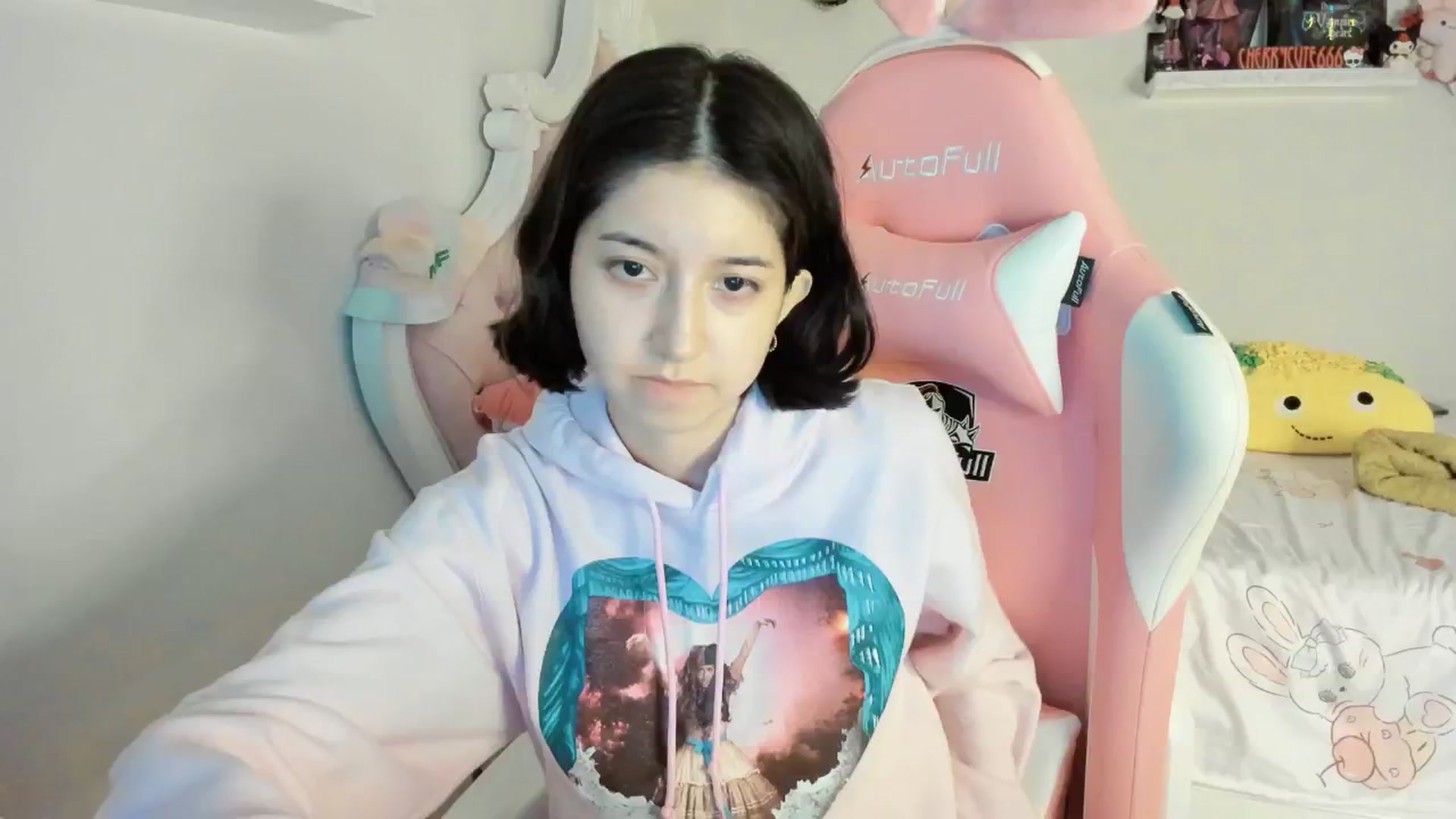 Gallery image thumbnail from Cherrycute666's myfreecams stream on, 06/21/2025, 01:59 image 2 of 20