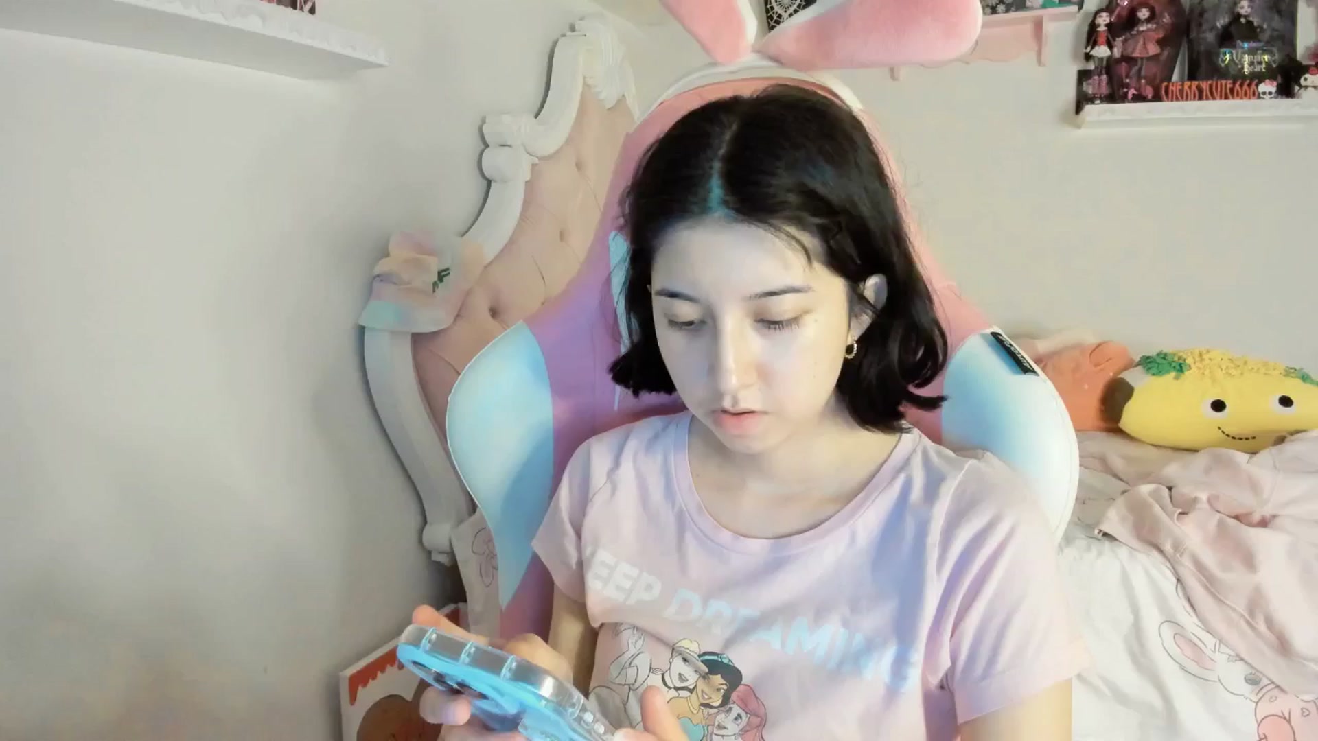 Gallery image thumbnail from Cherrycute666's myfreecams stream on, 06/21/2025, 01:59 image 14 of 20