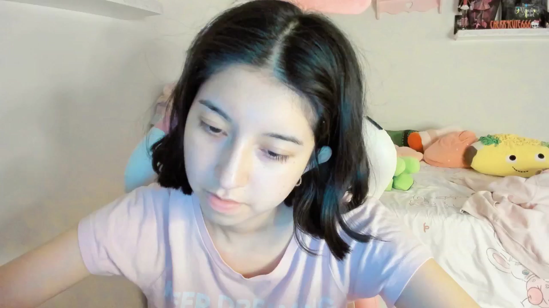 Gallery image thumbnail from Cherrycute666's myfreecams stream on, 06/21/2025, 01:59 image 18 of 20