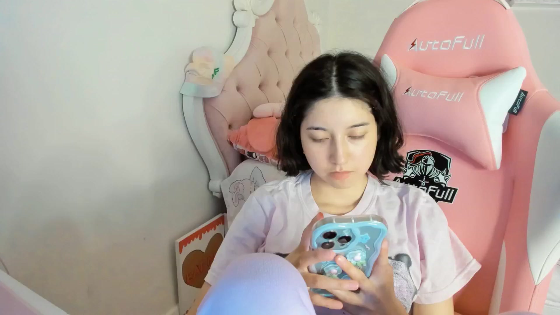 Gallery image thumbnail from Cherrycute666's myfreecams stream on, 06/21/2025, 08:01 image 17 of 20