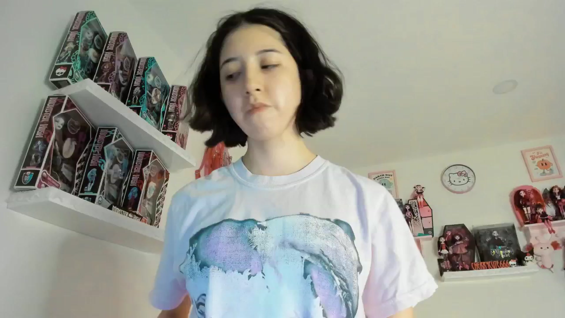 Gallery image thumbnail from Cherrycute666's myfreecams stream on, 06/21/2025, 08:01 image 20 of 20