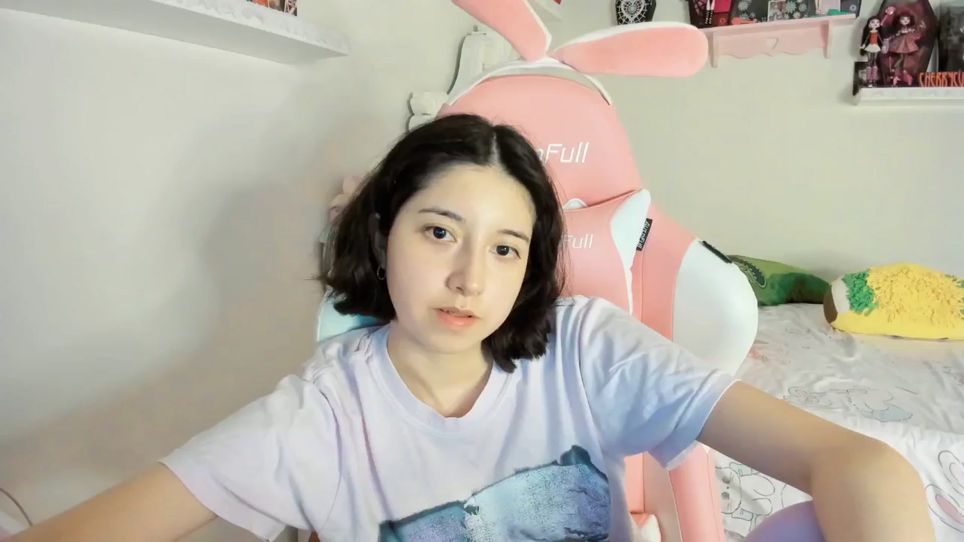 Gallery image thumbnail from Cherrycute666's myfreecams stream on, 06/21/2025, 08:01 image 10 of 20