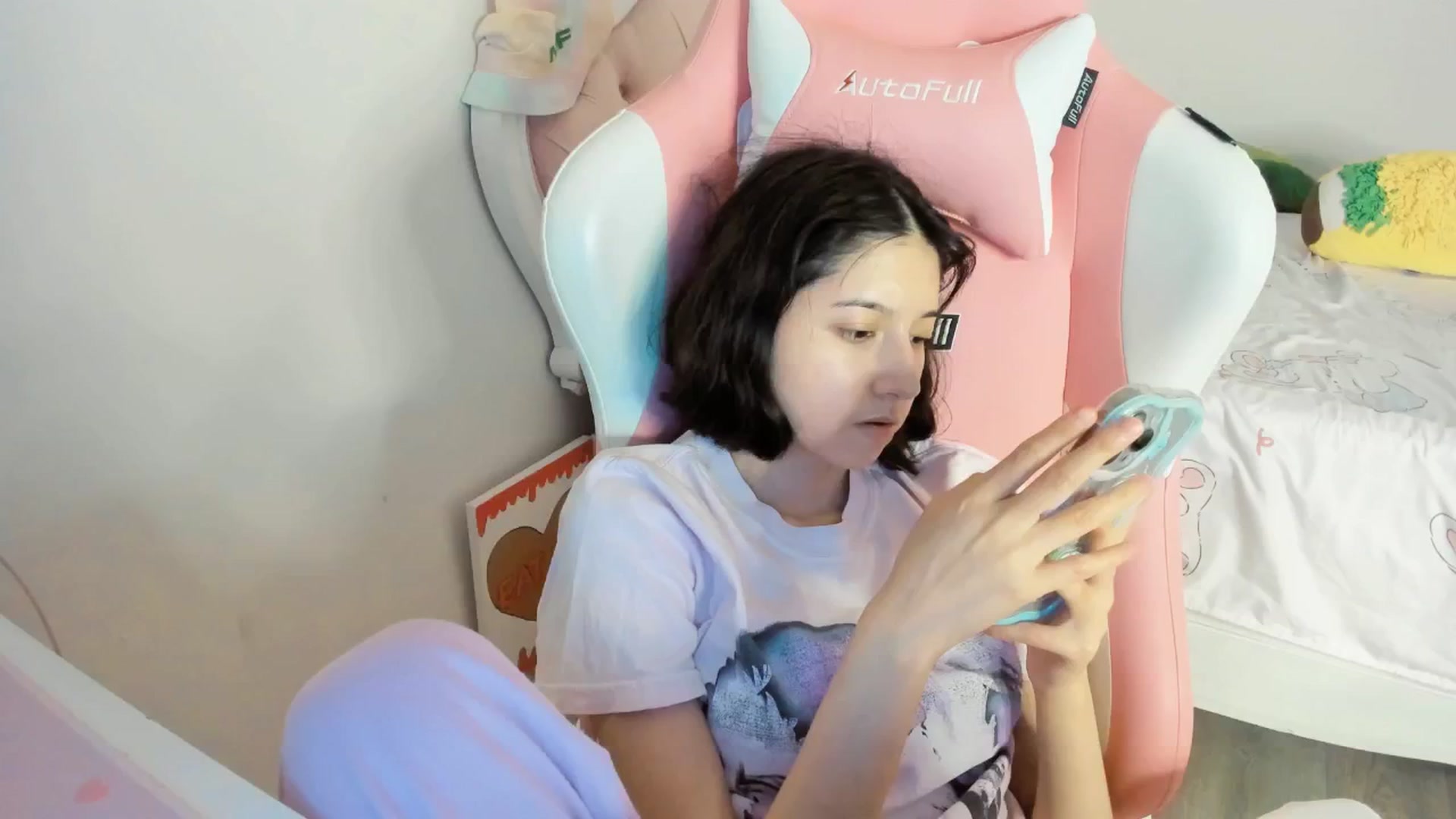 Gallery image thumbnail from Cherrycute666's myfreecams stream on, 06/21/2025, 08:01 image 14 of 20