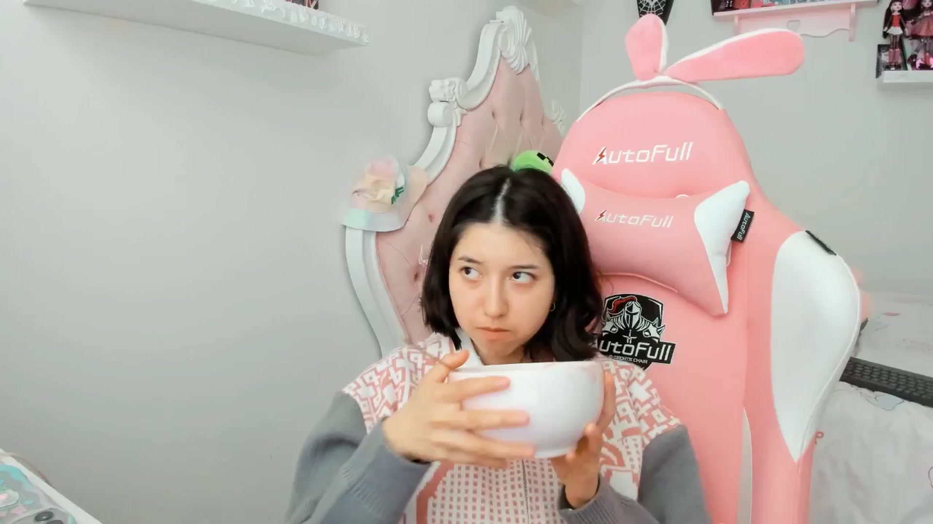 Gallery image thumbnail from Cherrycute666's myfreecams stream on, 06/21/2025, 20:57 image 7 of 20