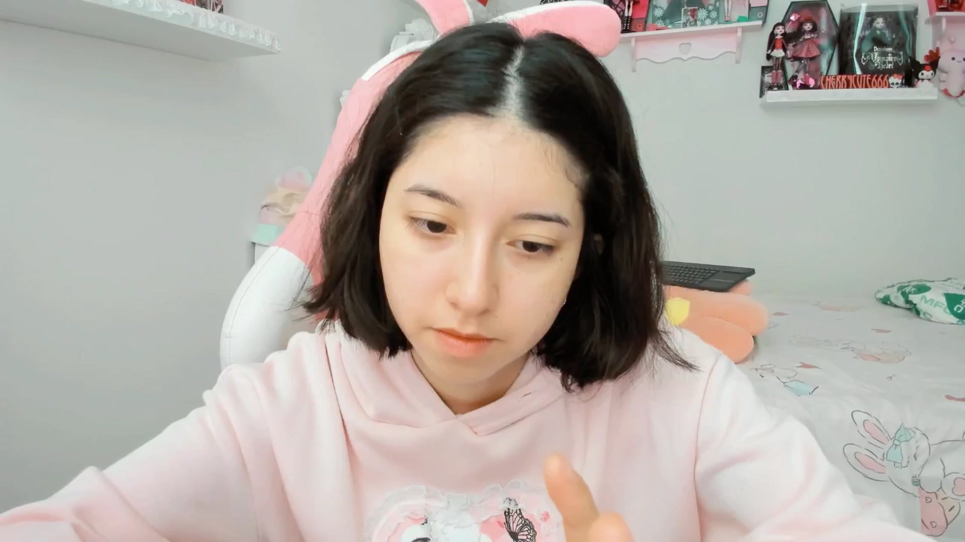 Gallery image thumbnail from Cherrycute666's myfreecams stream on, 06/22/2025, 19:35 image 11 of 20
