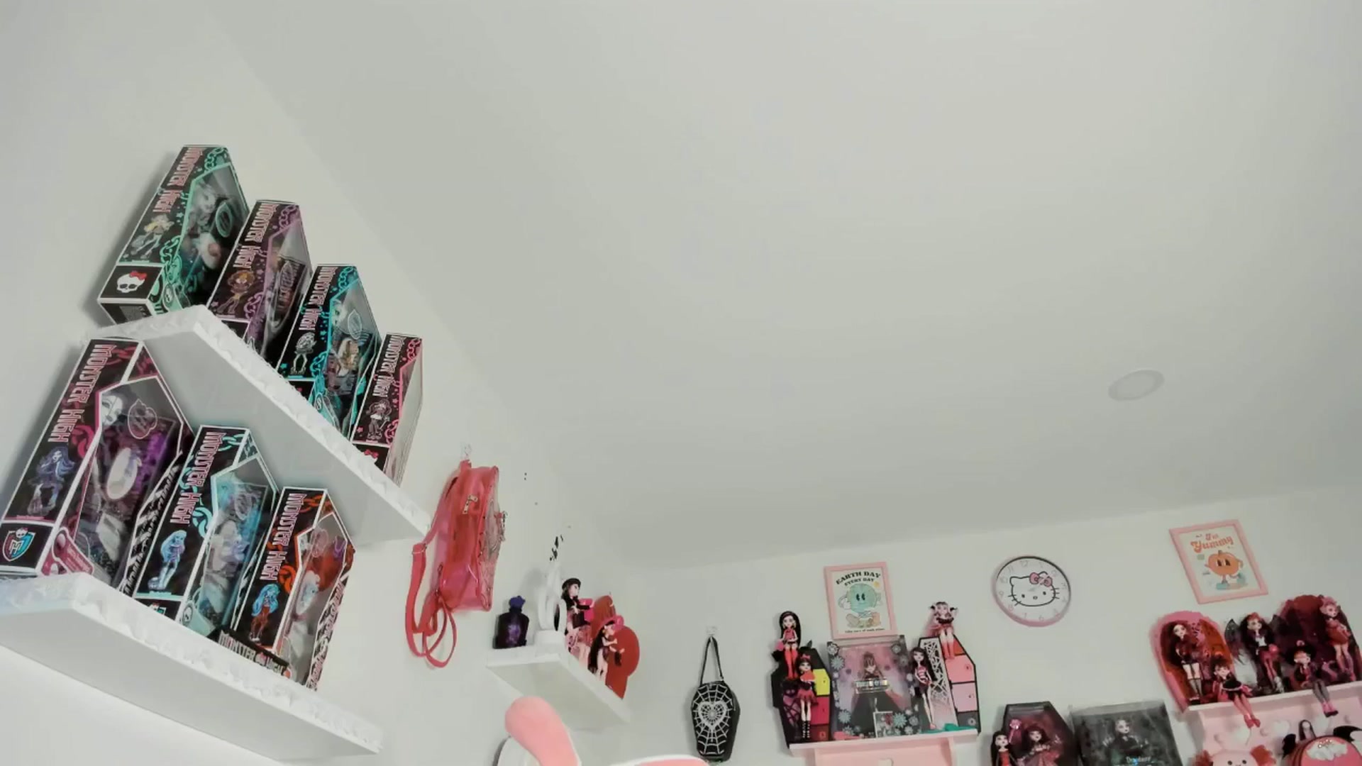 Gallery image thumbnail from Cherrycute666's myfreecams stream on, 06/23/2025, 04:00 image 20 of 20