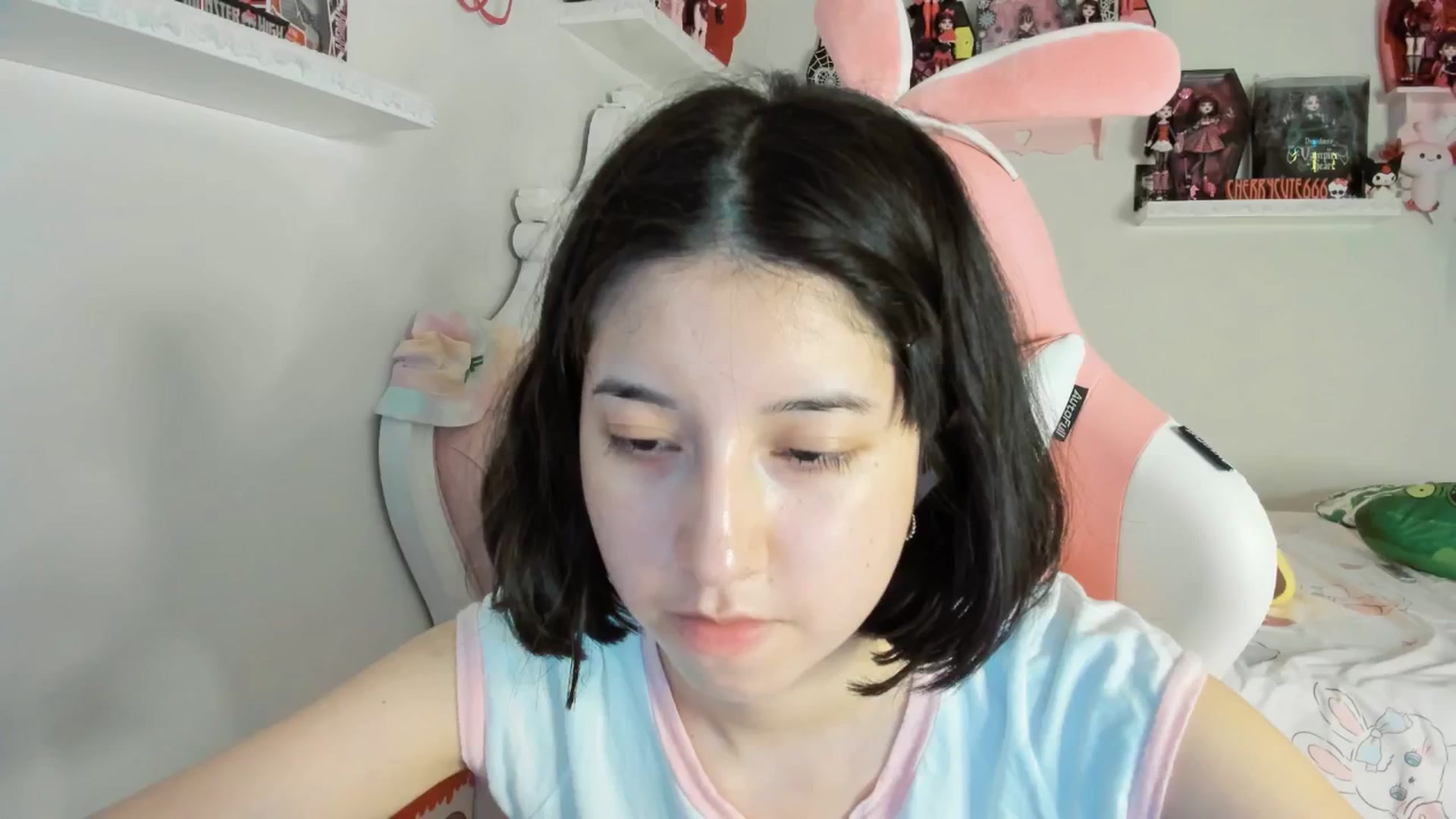 Gallery image thumbnail from Cherrycute666's myfreecams stream on, 06/23/2025, 04:00 image 14 of 20