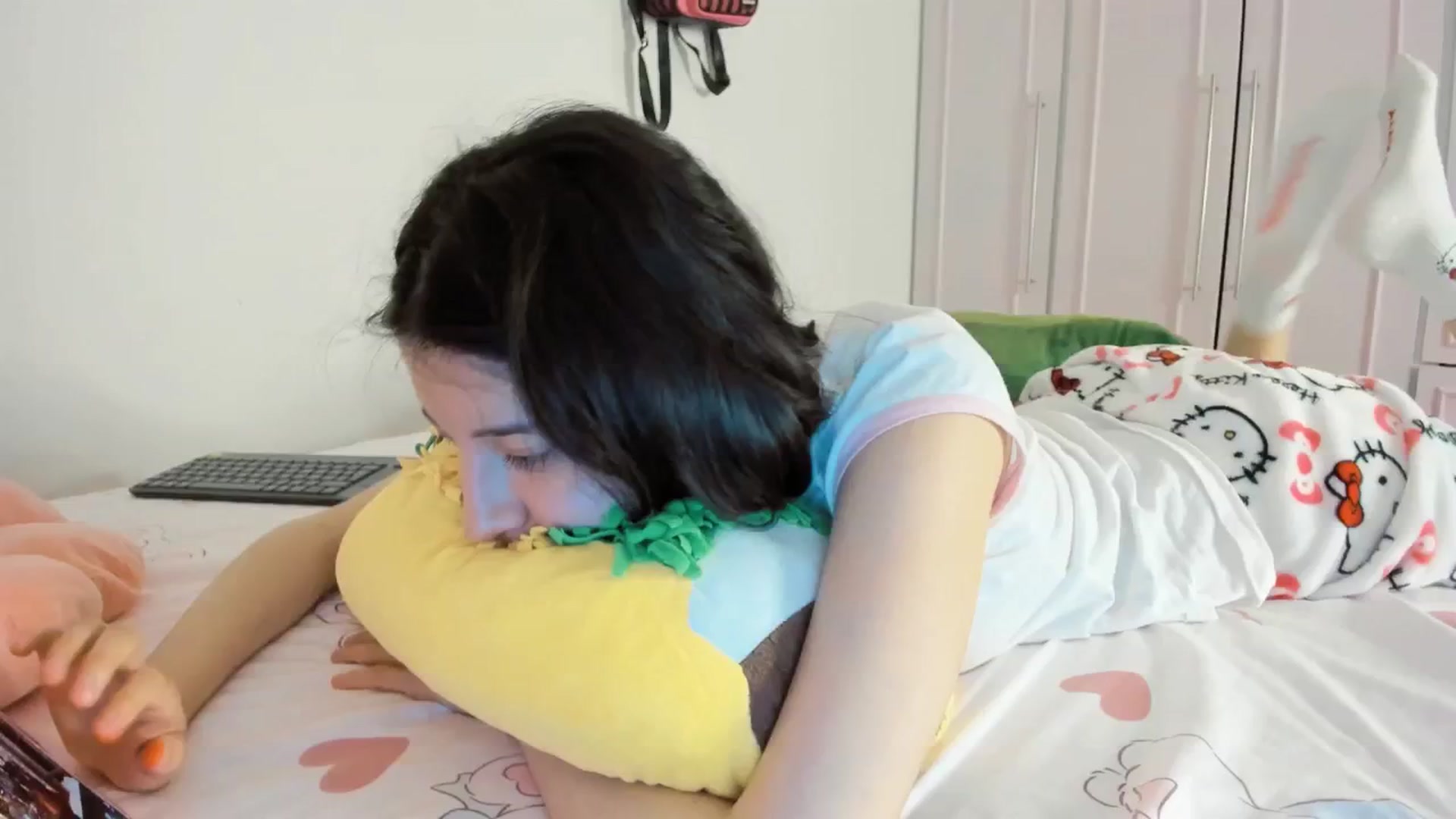Gallery image thumbnail from Cherrycute666's myfreecams stream on, 06/23/2025, 04:00 image 10 of 20